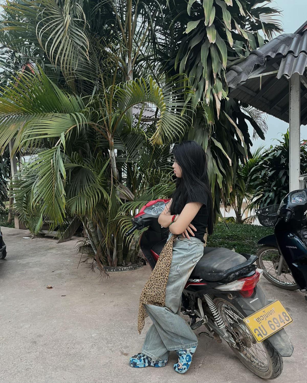 @๐ซ