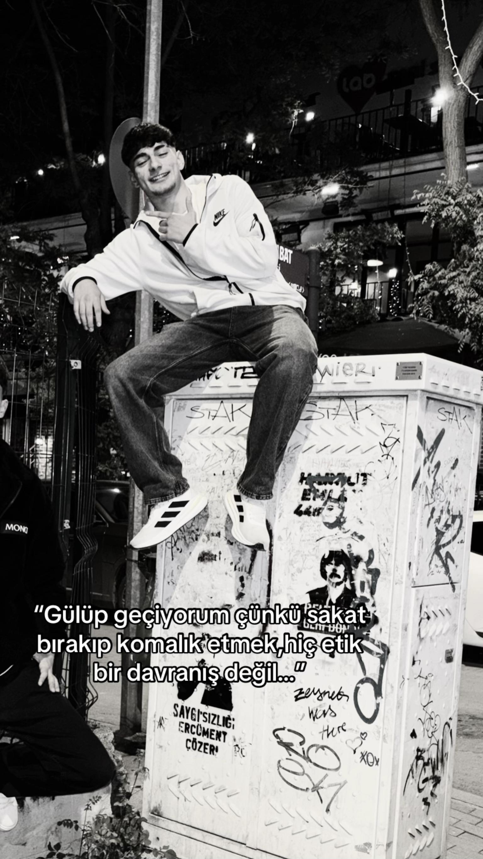 @🗽