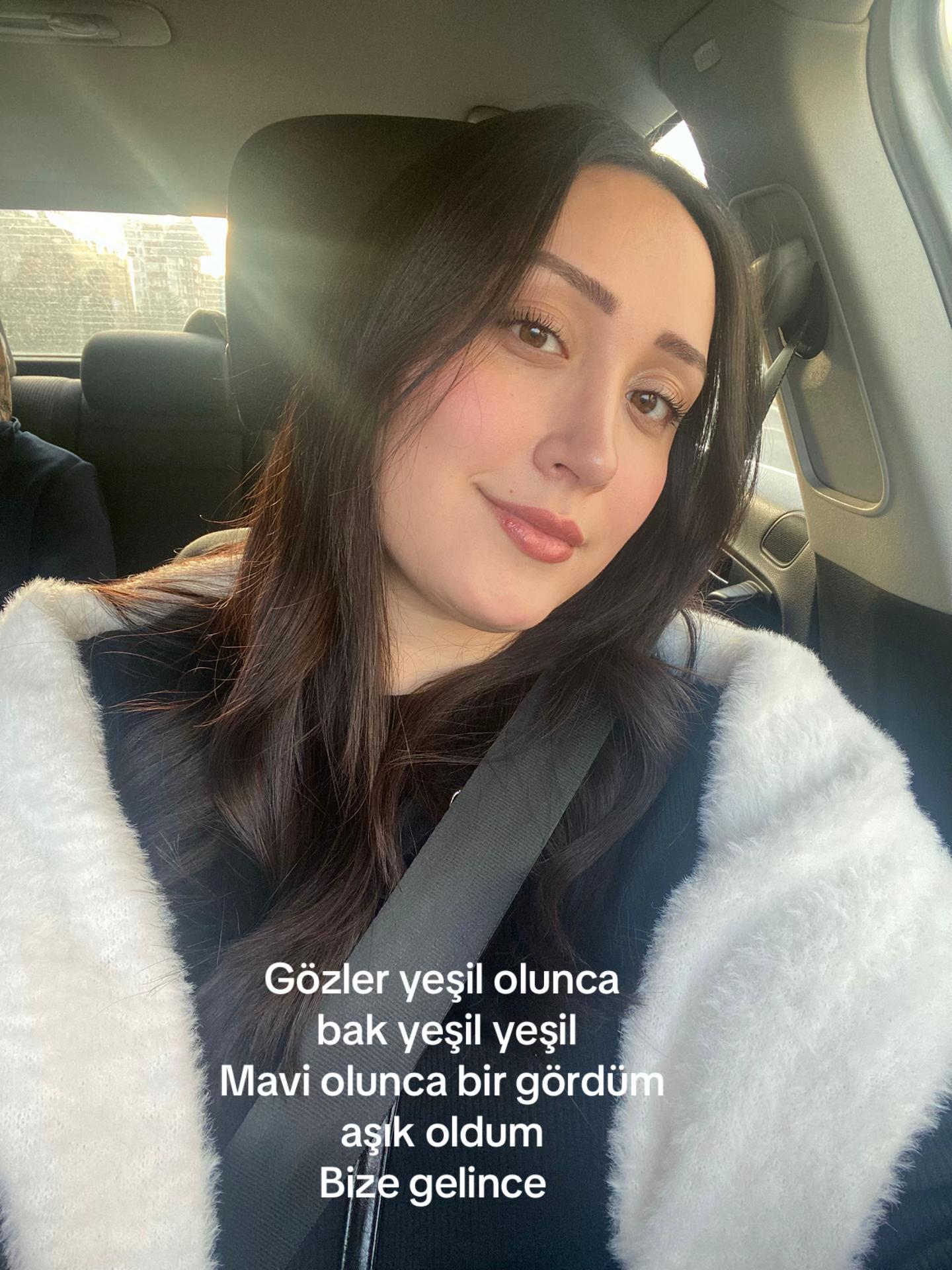 @Elifakyurekaşkm