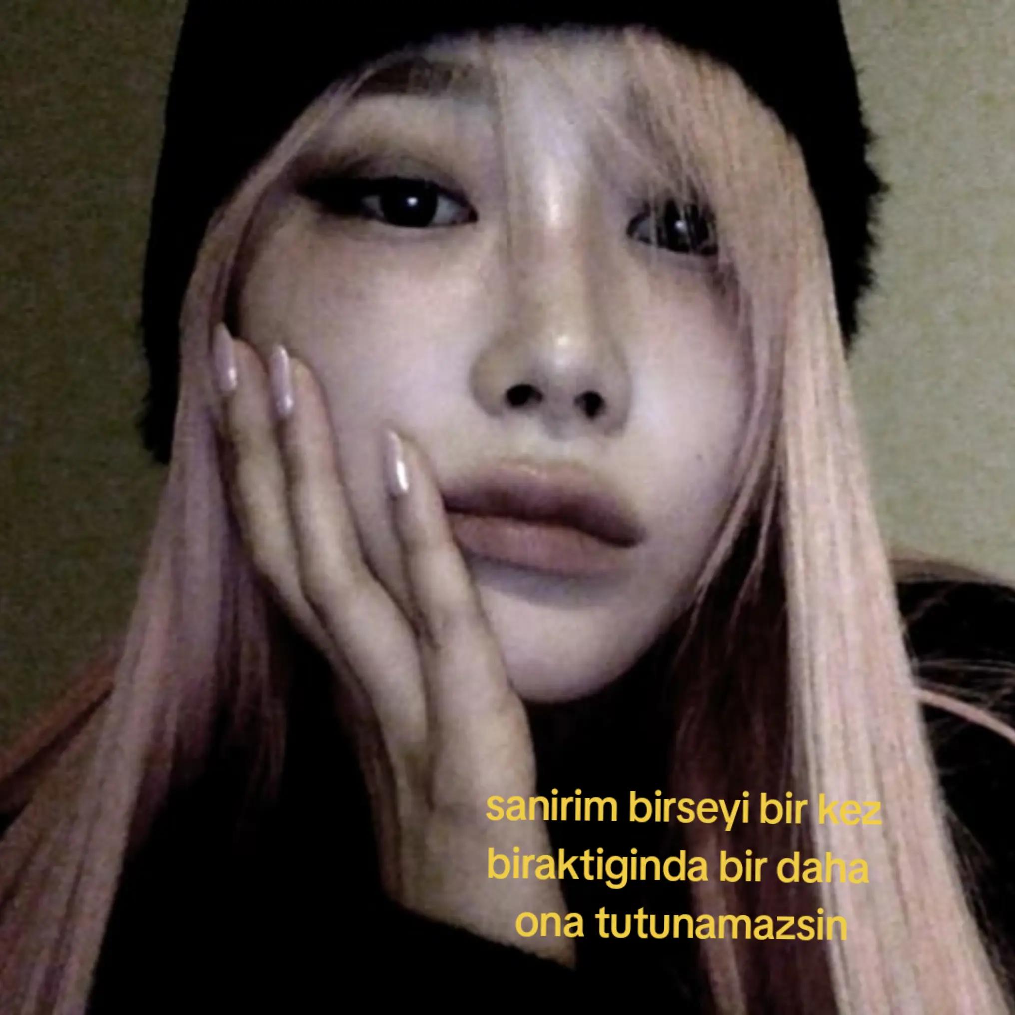 @༒