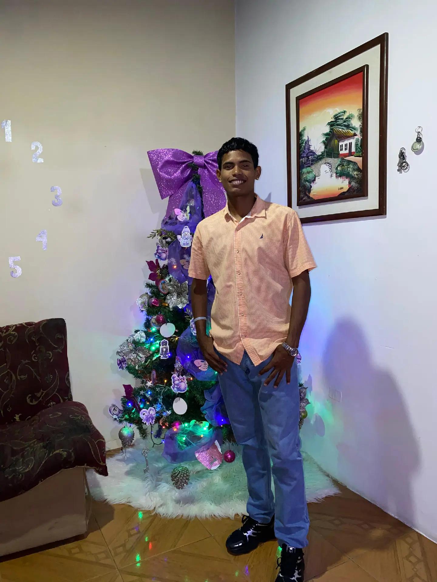 @V&iacute;ctor Manuel Castillo