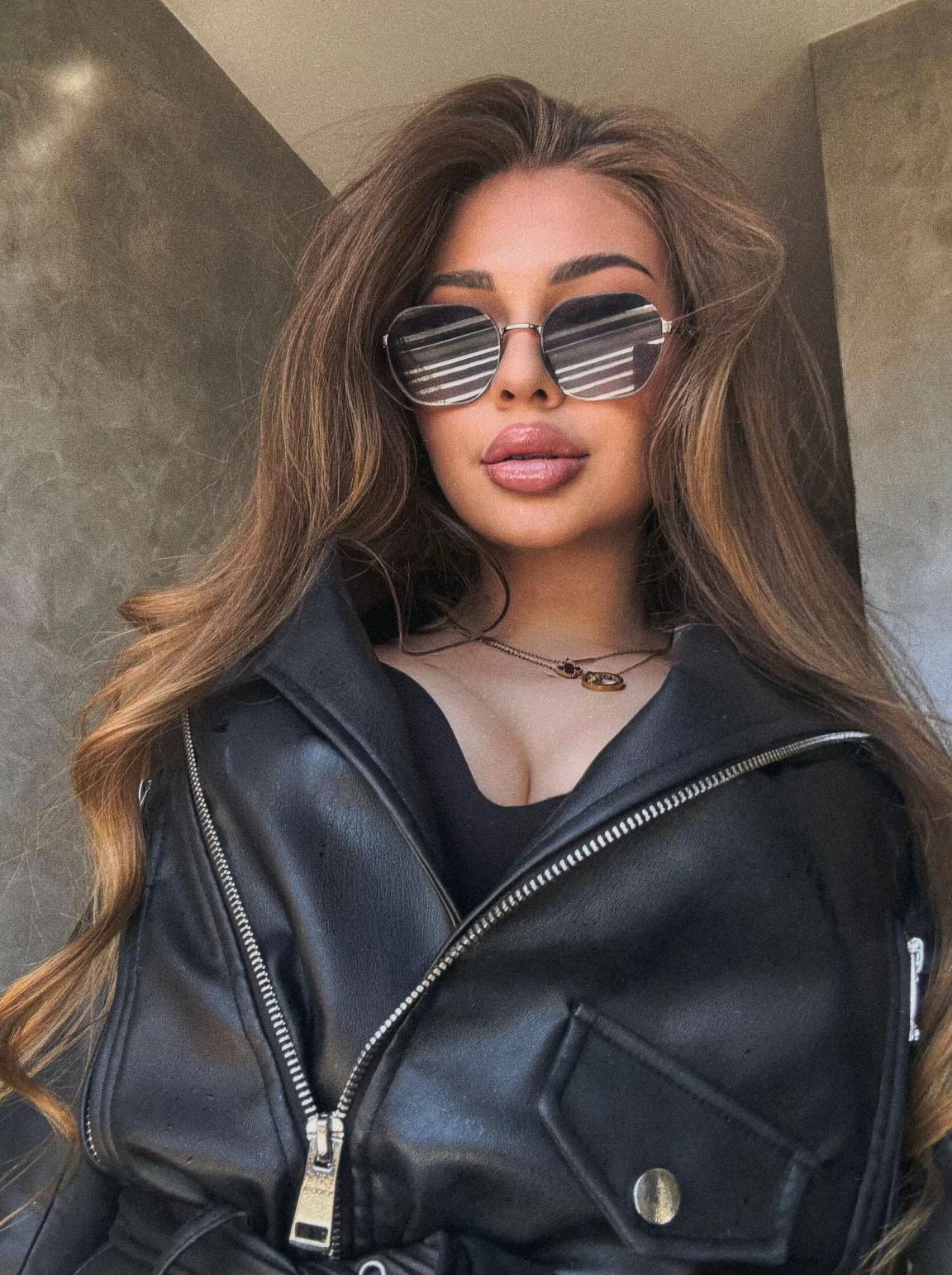 @Vika Makhova
