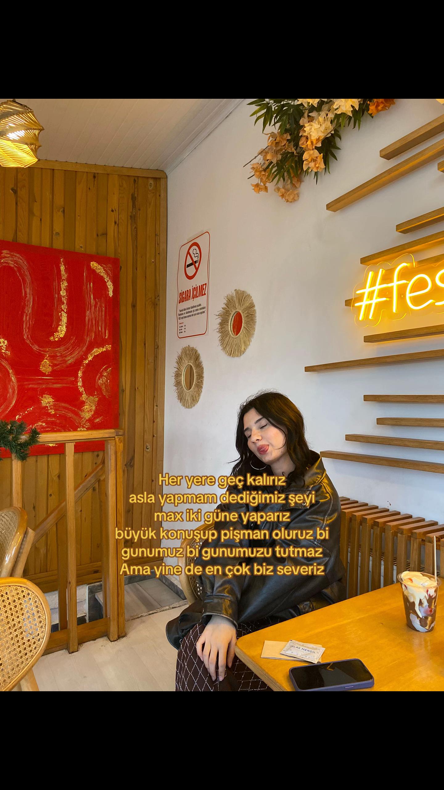 @𝔙𝔢𝔫𝔫𝔢𝔰𝔰𝔞𝔞𝔞
