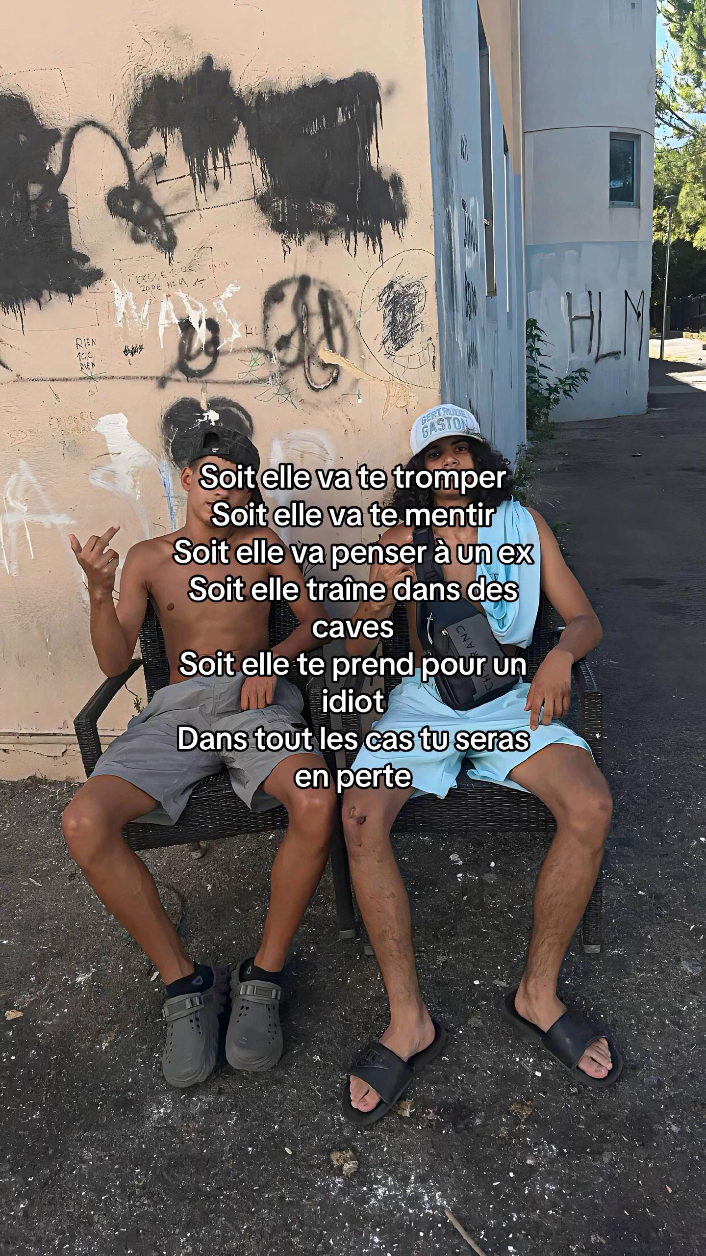 @👤