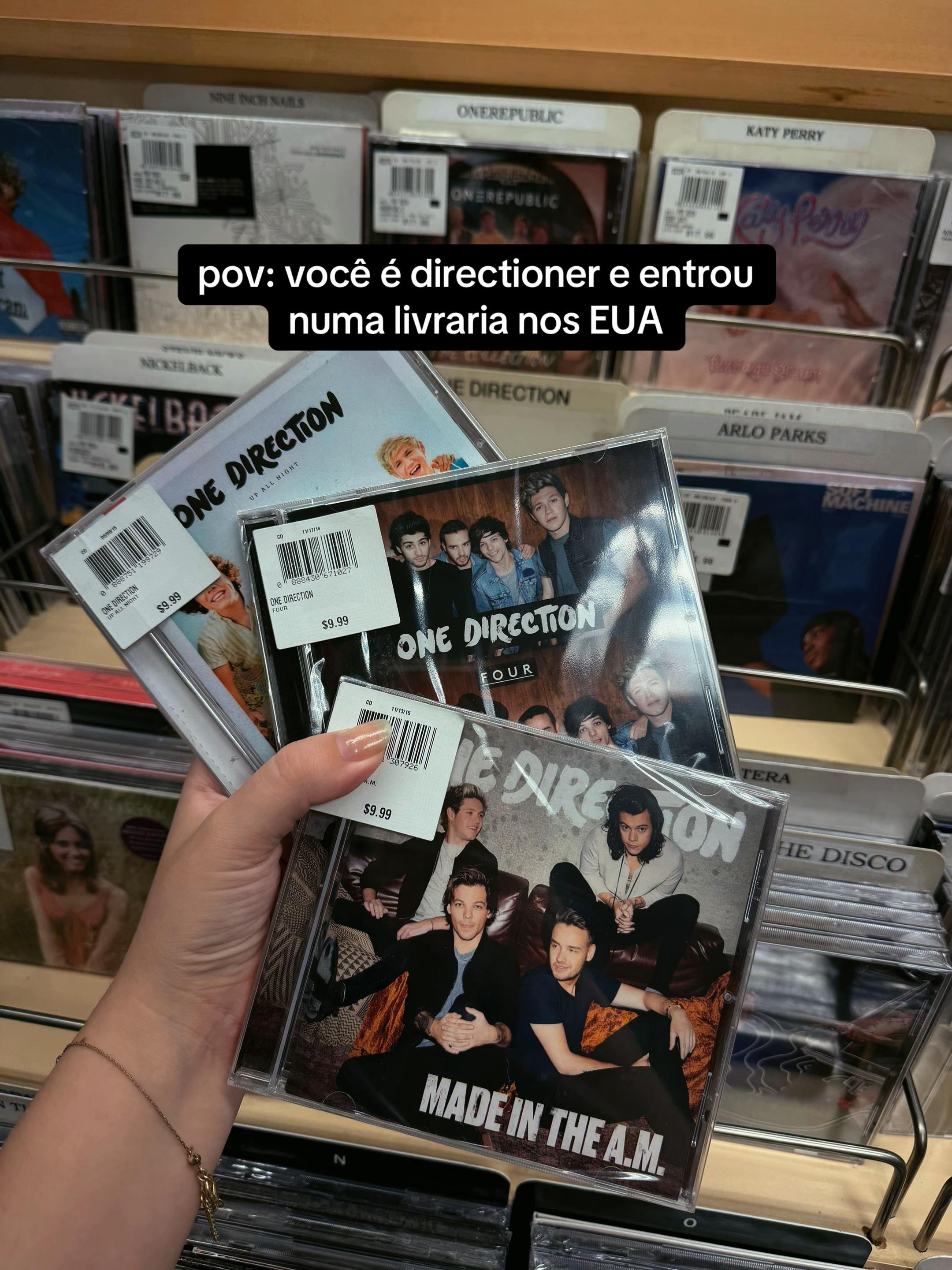 @Tha&iacute;s | Travel & Fangirl
