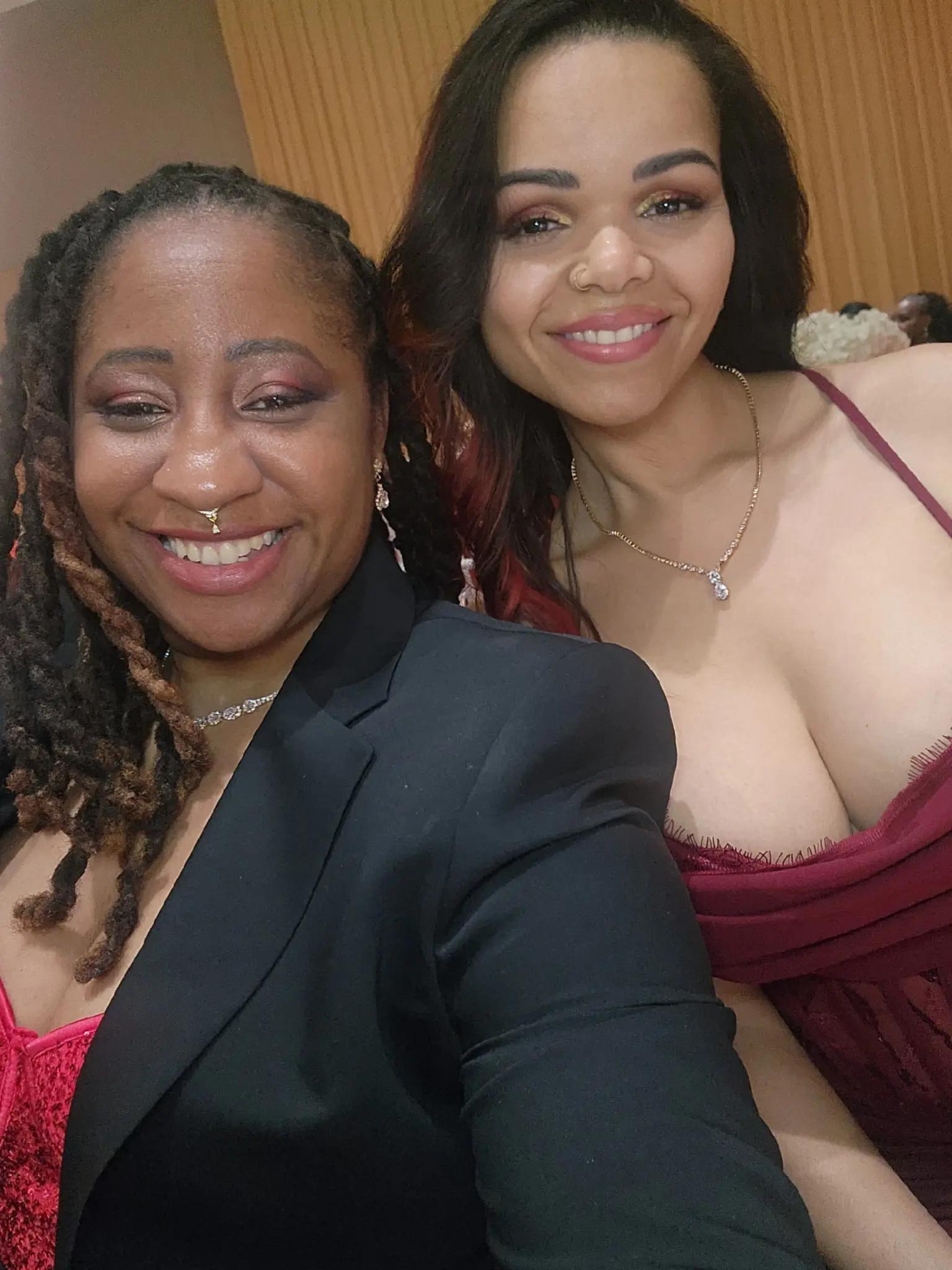 @Lezbpoly