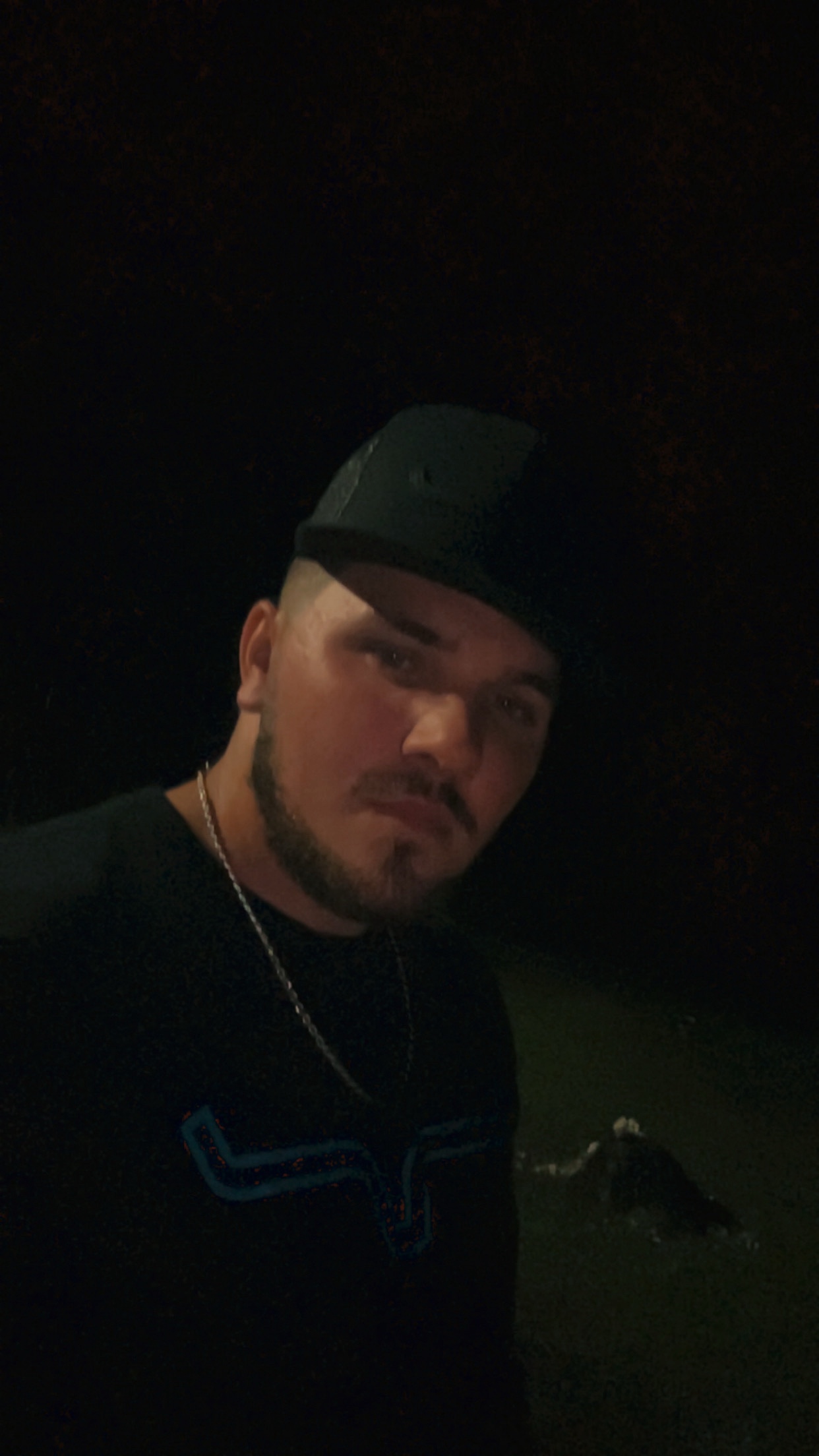 @_ashton23_