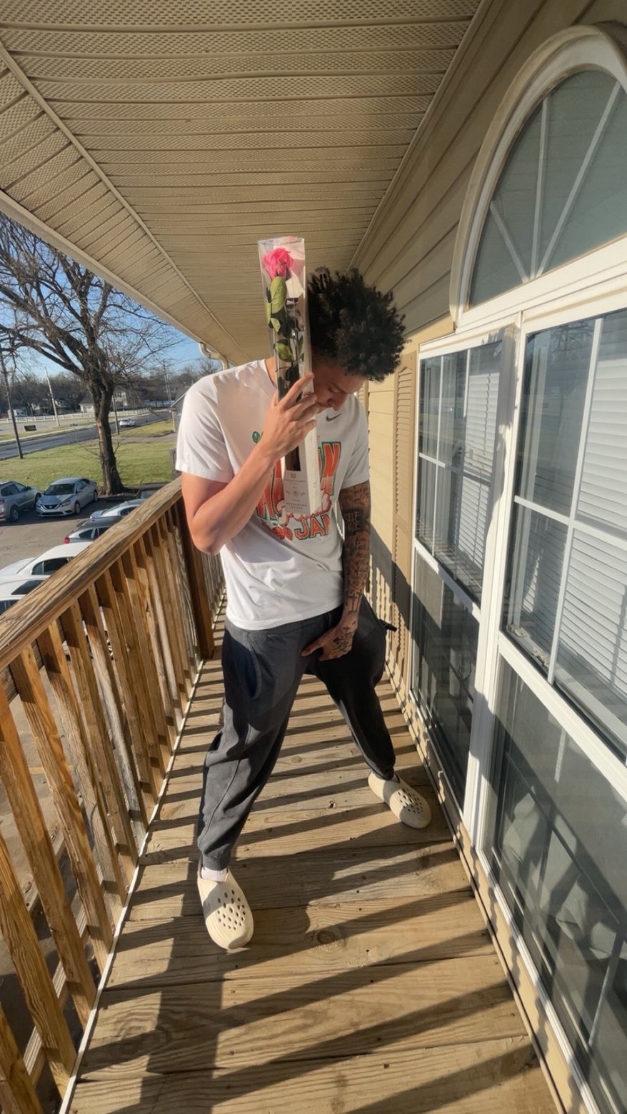 @⛤