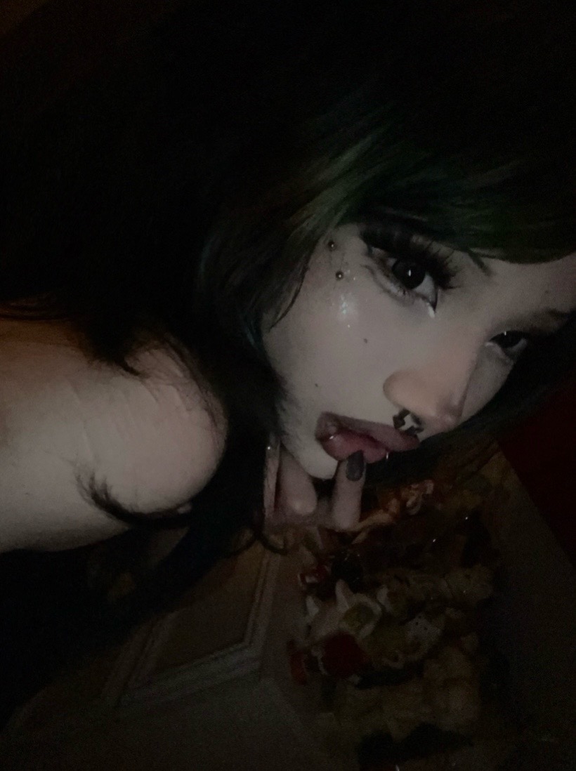 @stinkykittypoopie