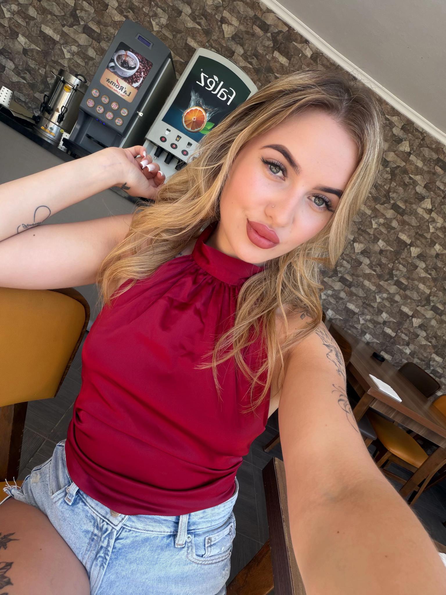 @BLONDY🕊️🤍