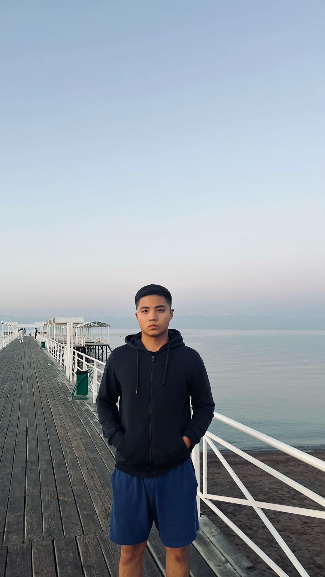 @Aza🇰🇬