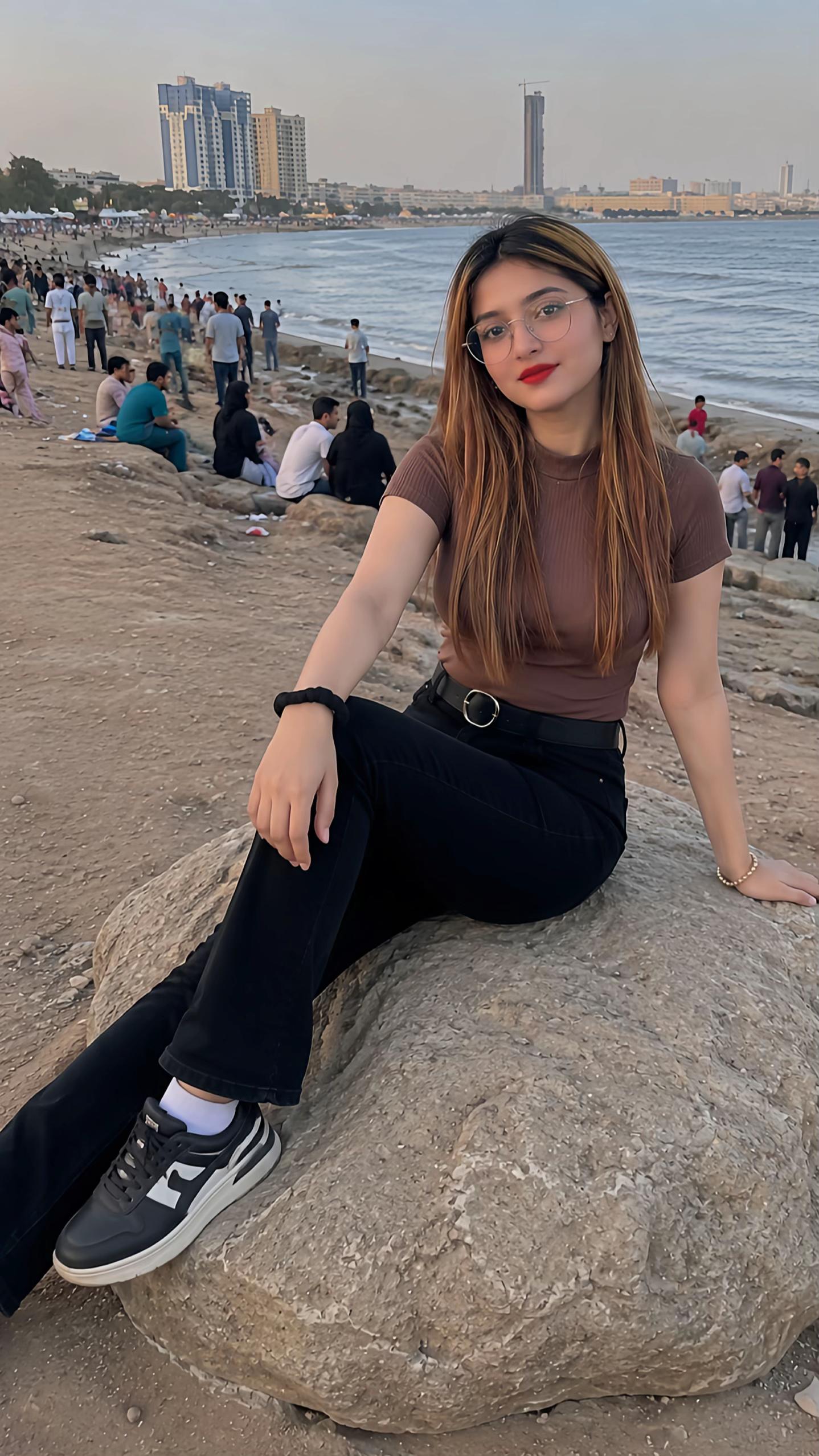 @𝑨𝒓𝒆𝒆𝒃𝒂 🥀