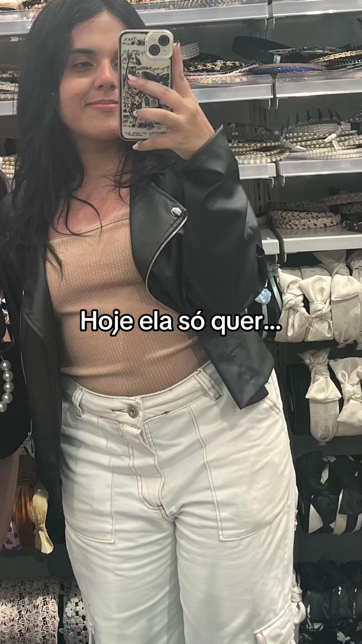 @𝐿𝒶𝓇𝒾𝓈🐝🌙✨