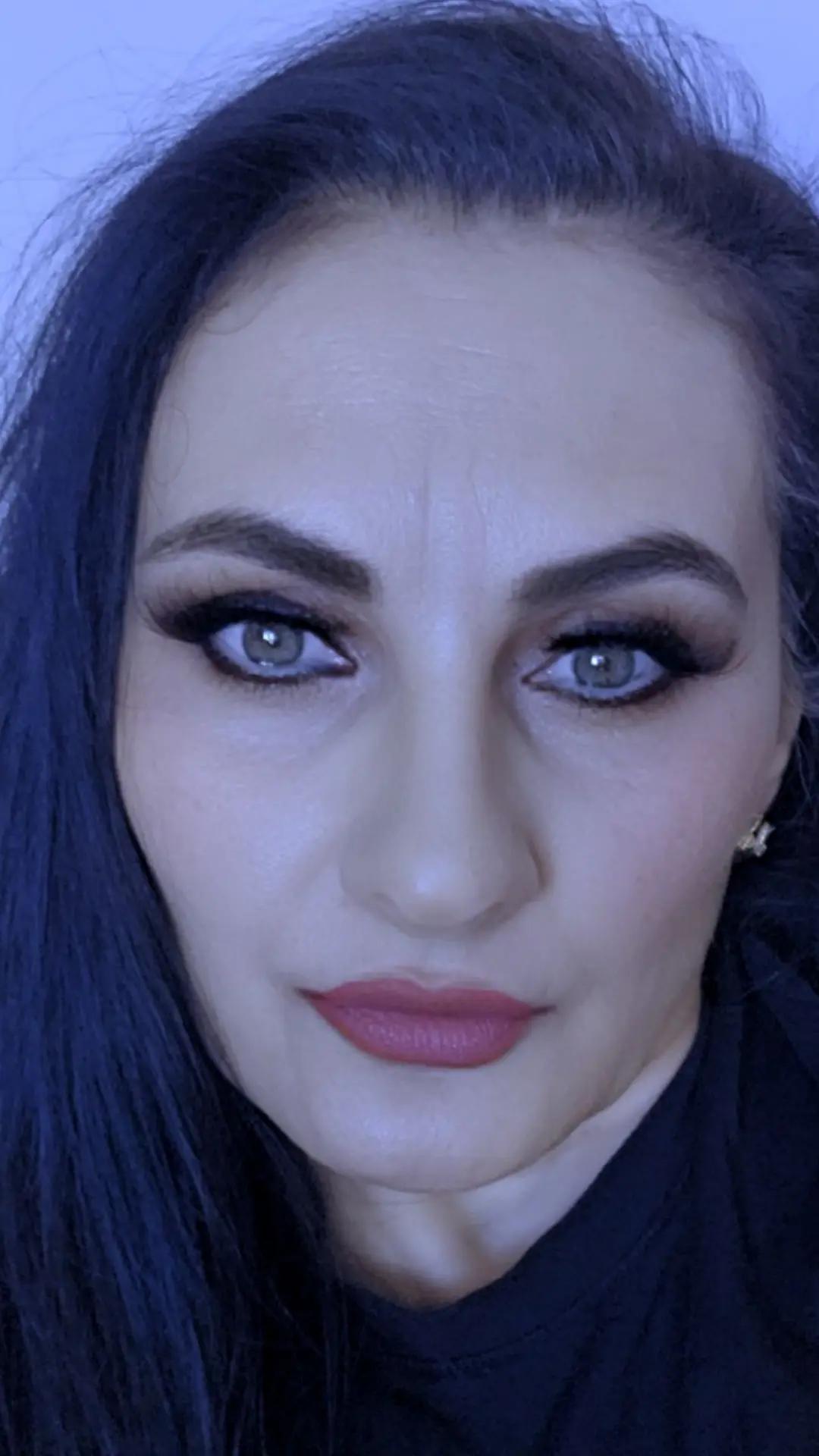 @Dana Daniela342