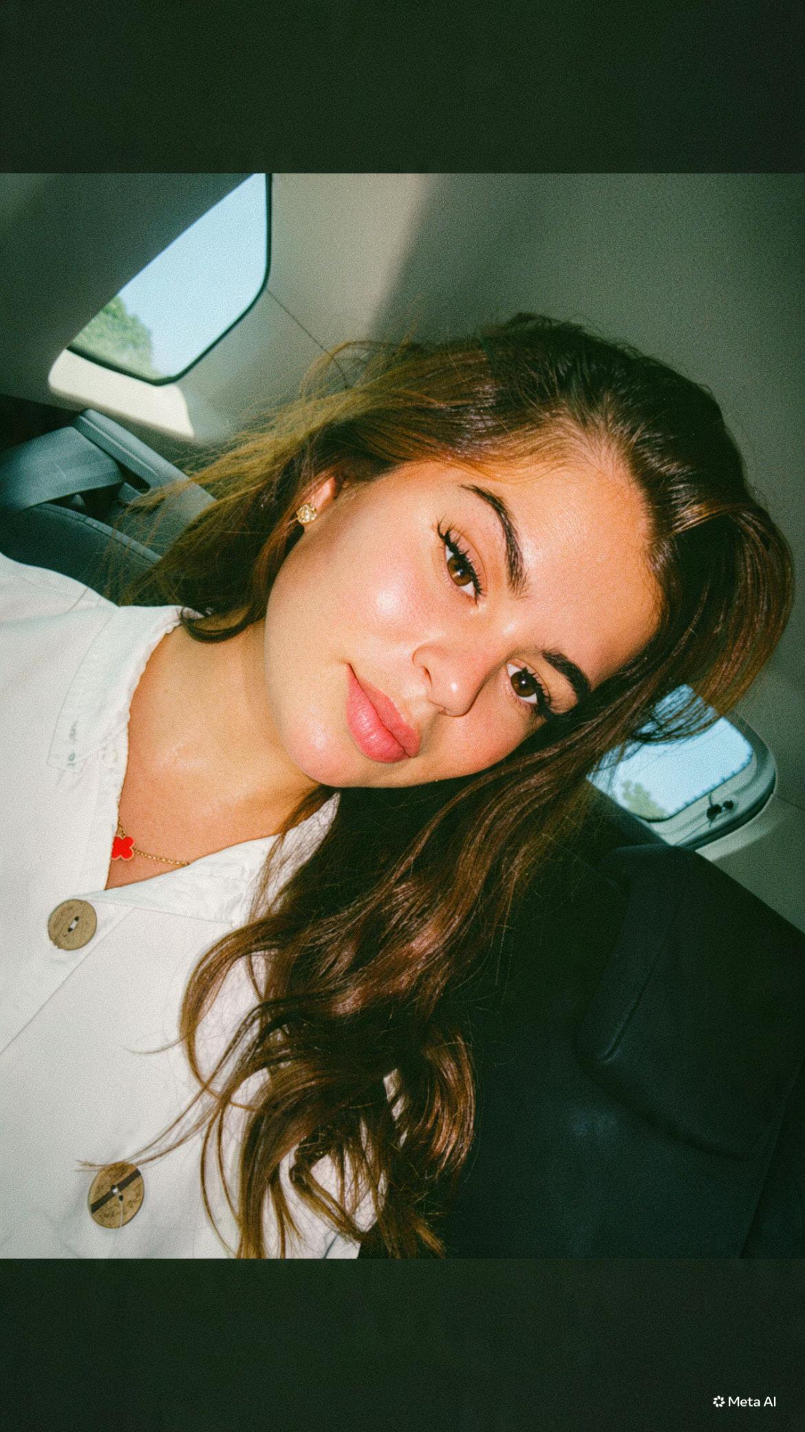 @Adelisa