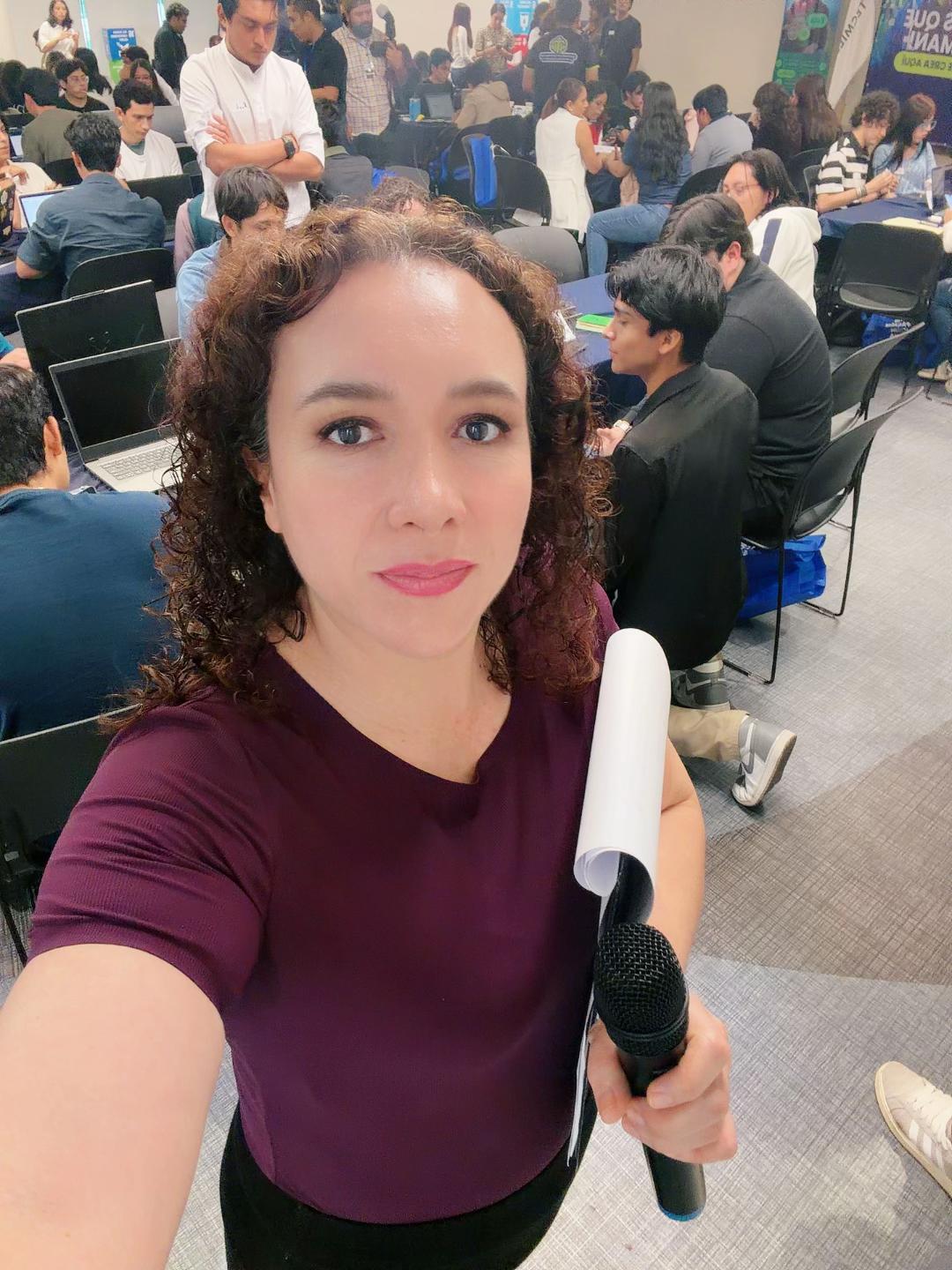 @Karla Caballero Locutora
