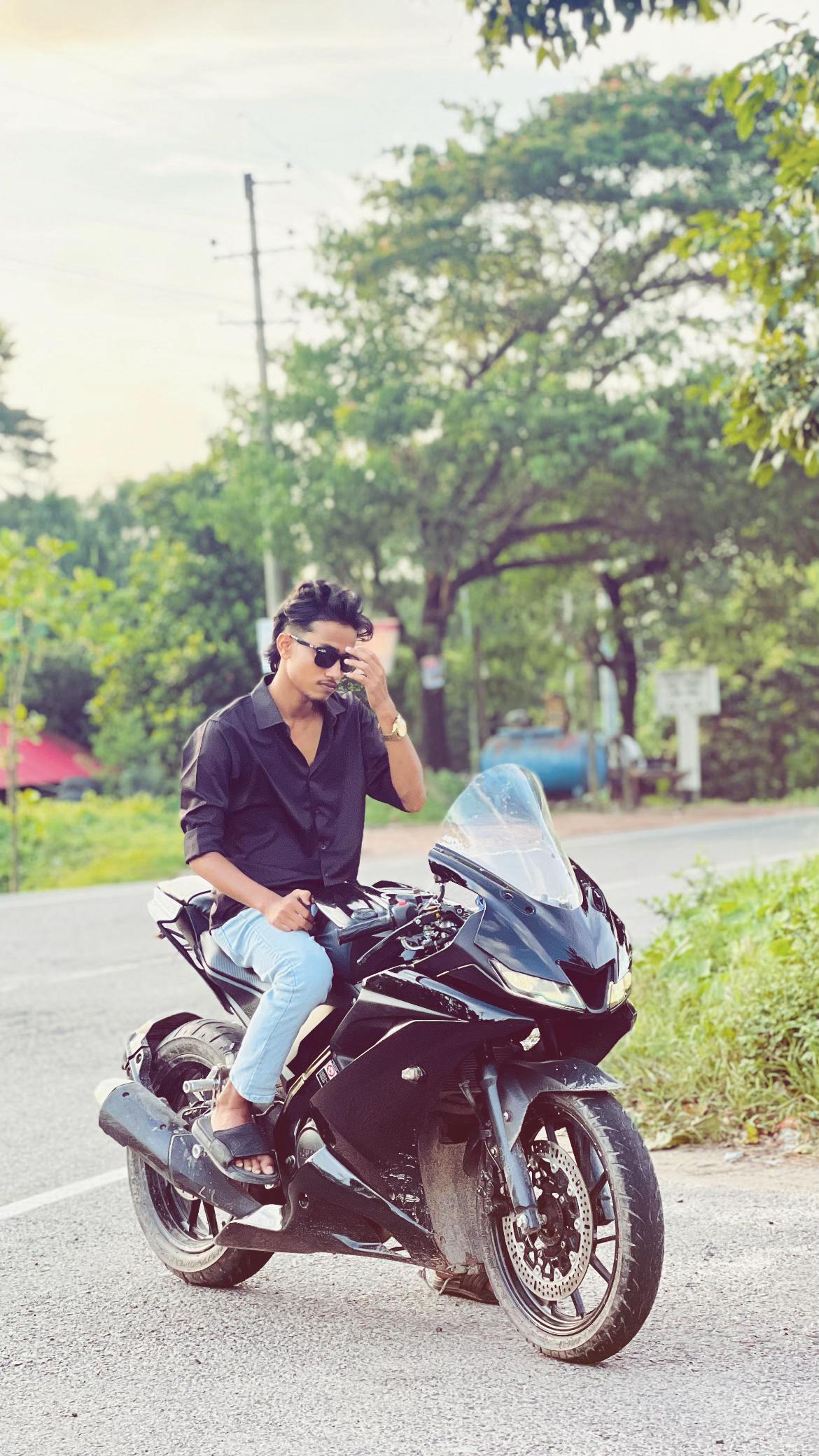 @RaTuL AhAmEd🥂