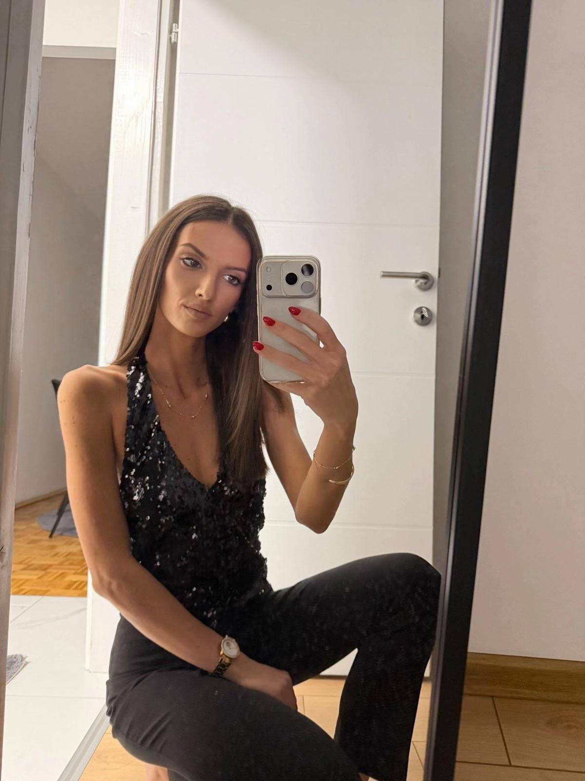 @hukic_amina