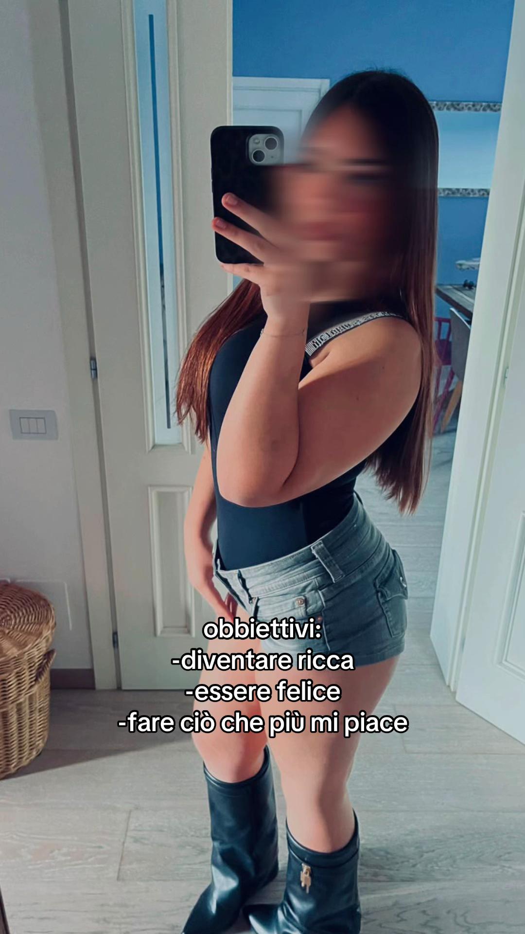 @⍟