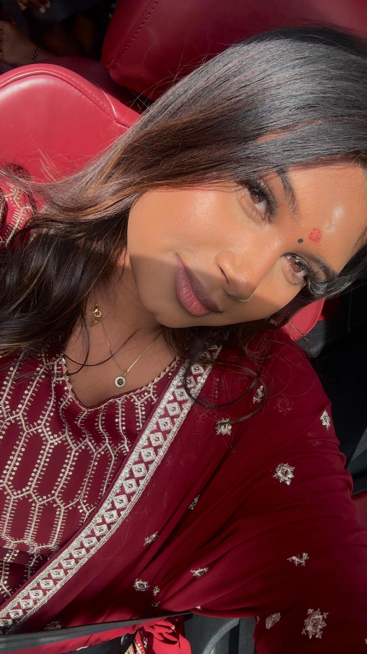 @Thiya._