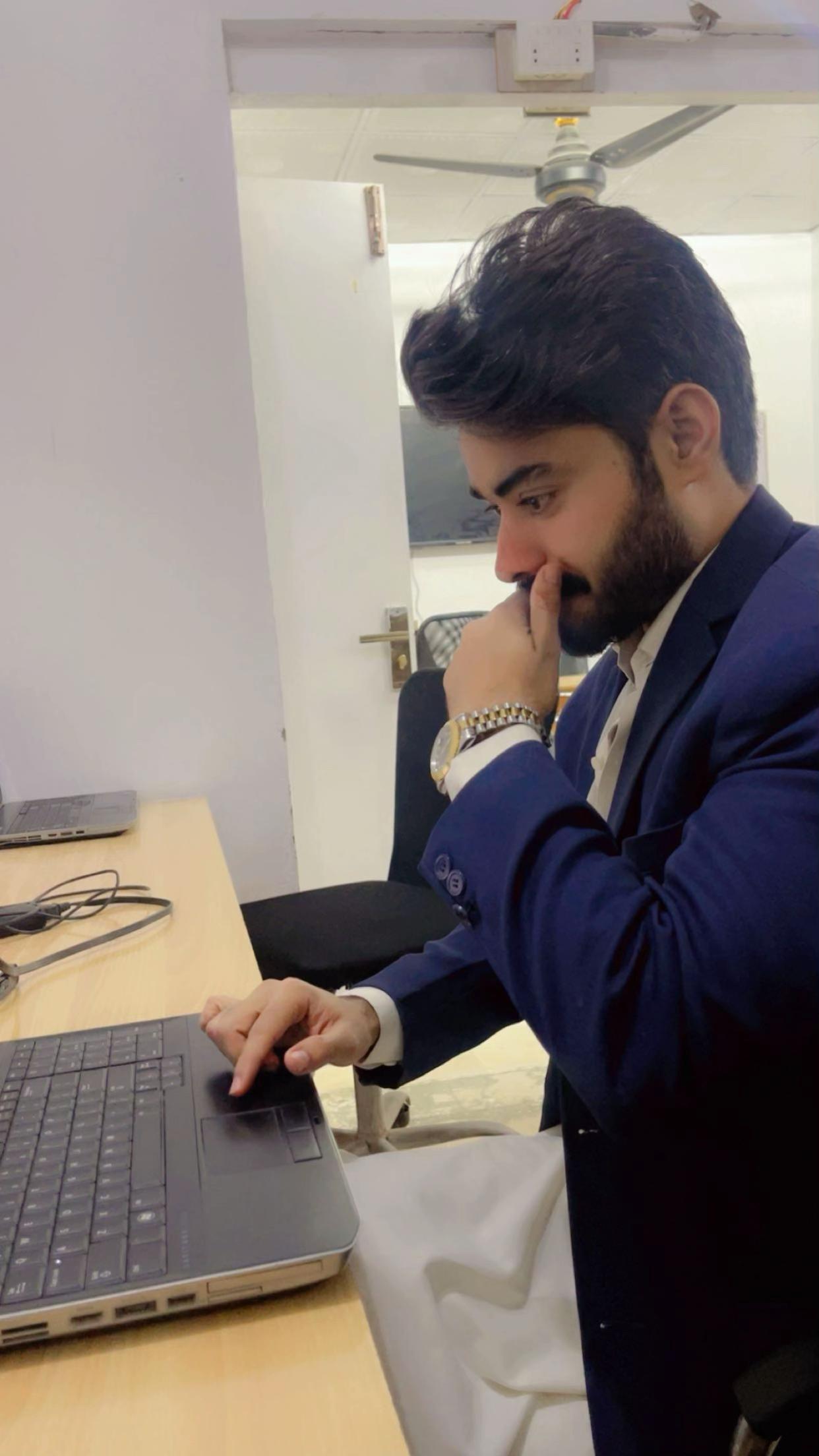 @𝐀𝐙𝐇𝐀𝐑🇱🇾