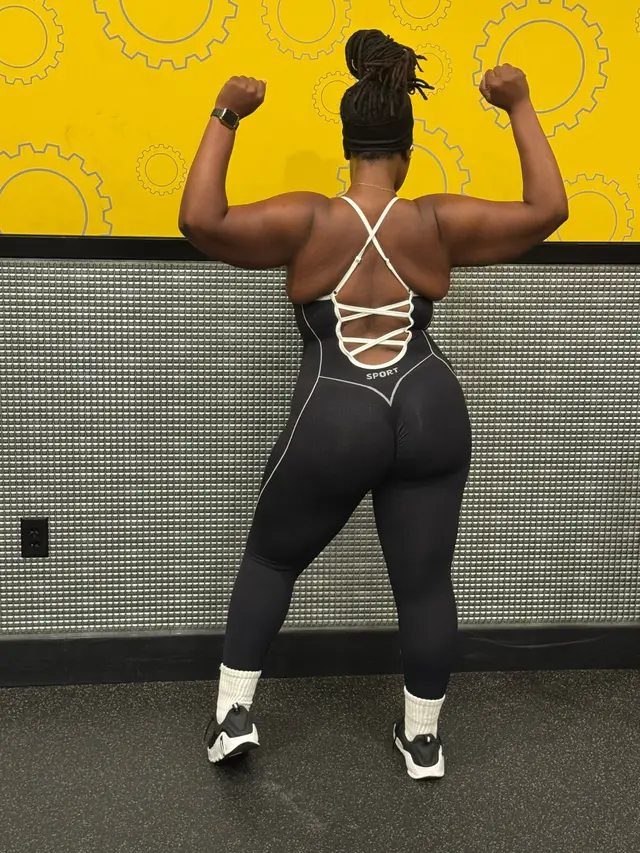 @Hercurvelifestyle + Fitness