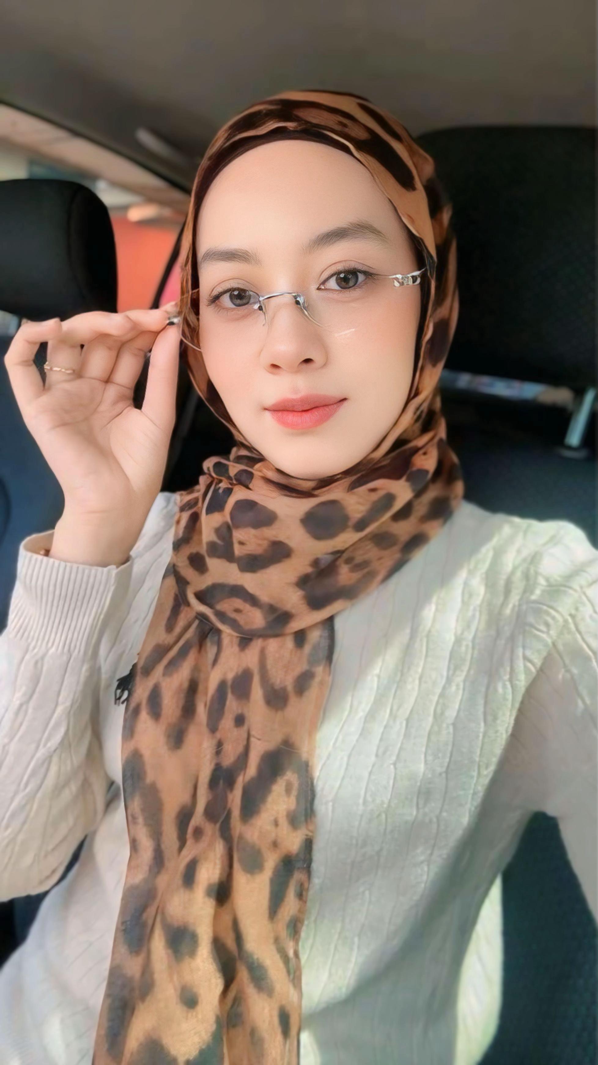 @L I E Y N ᥫ᭡