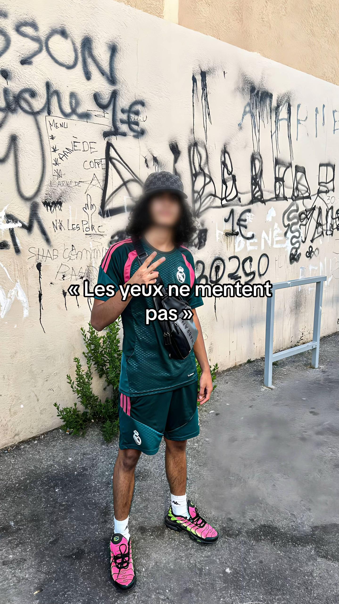 @👤