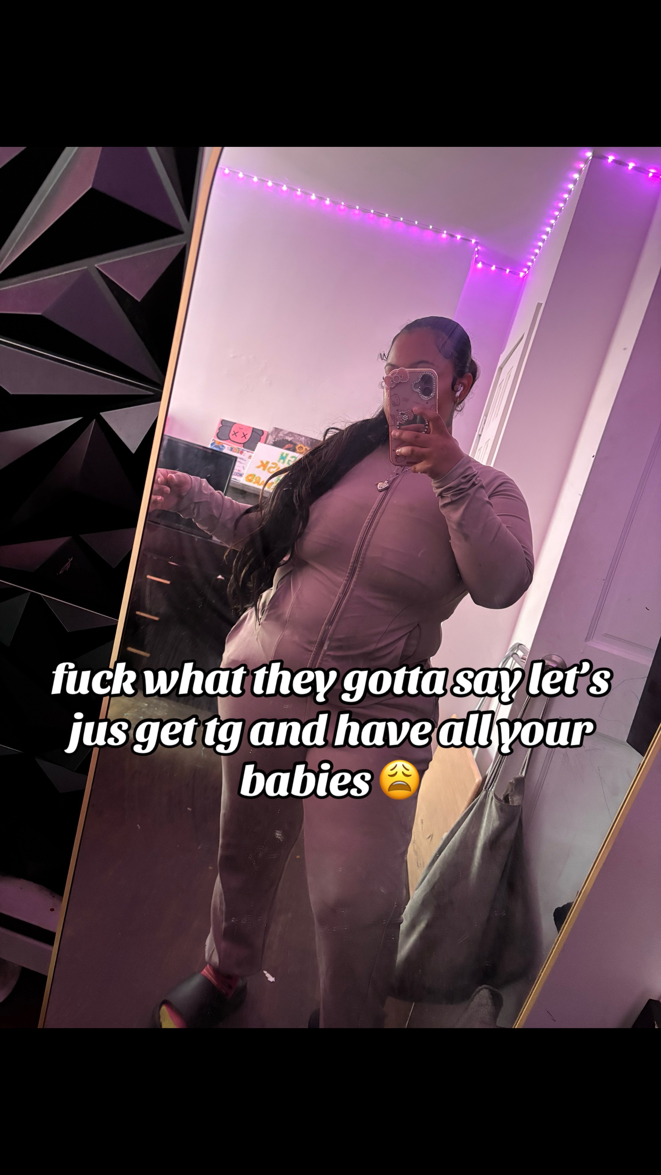 @Neekiee