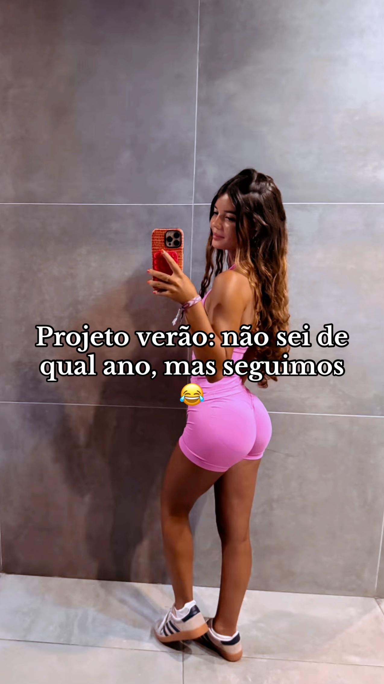 @julia mendes