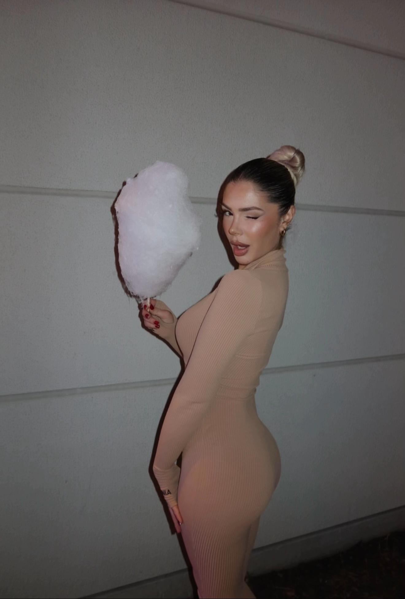 @selena.paradiso