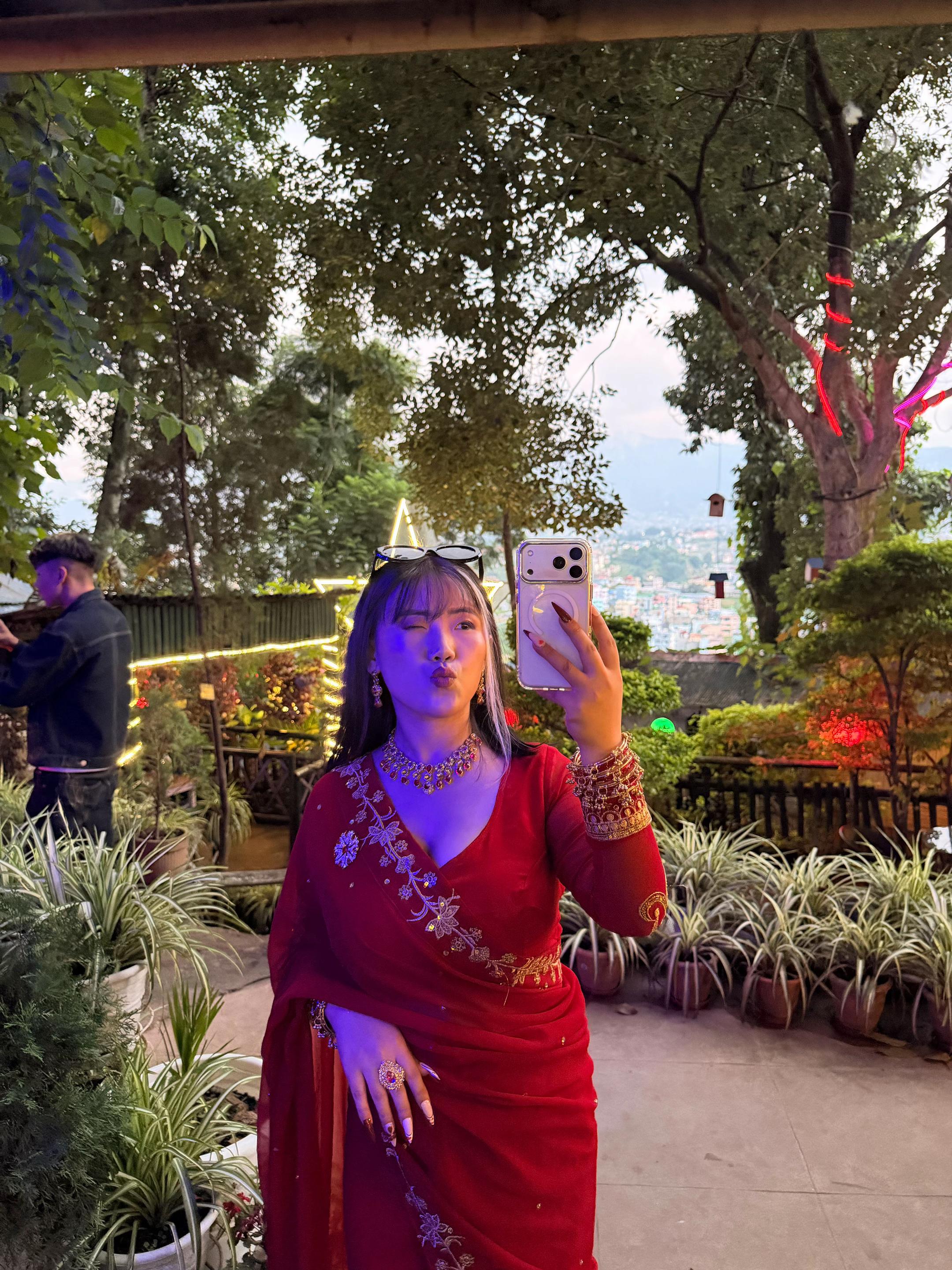 @रेजु कुलुङ राई 🤞♥️