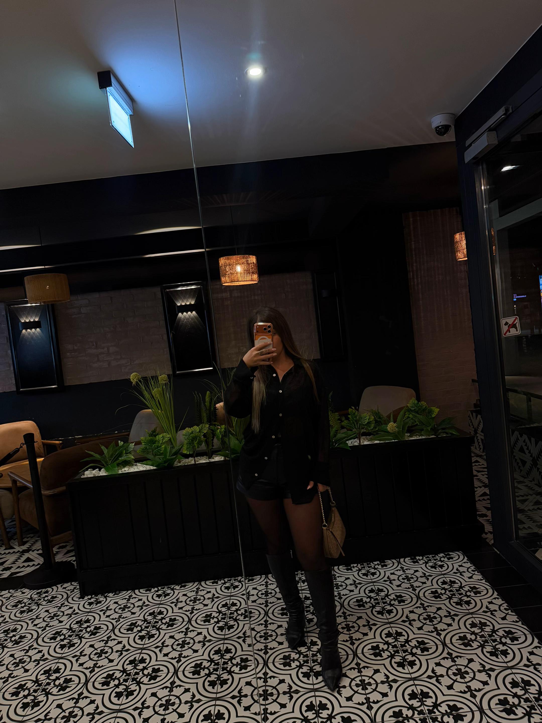 @𝒜𝓃𝒾𝓉𝒶_🦋