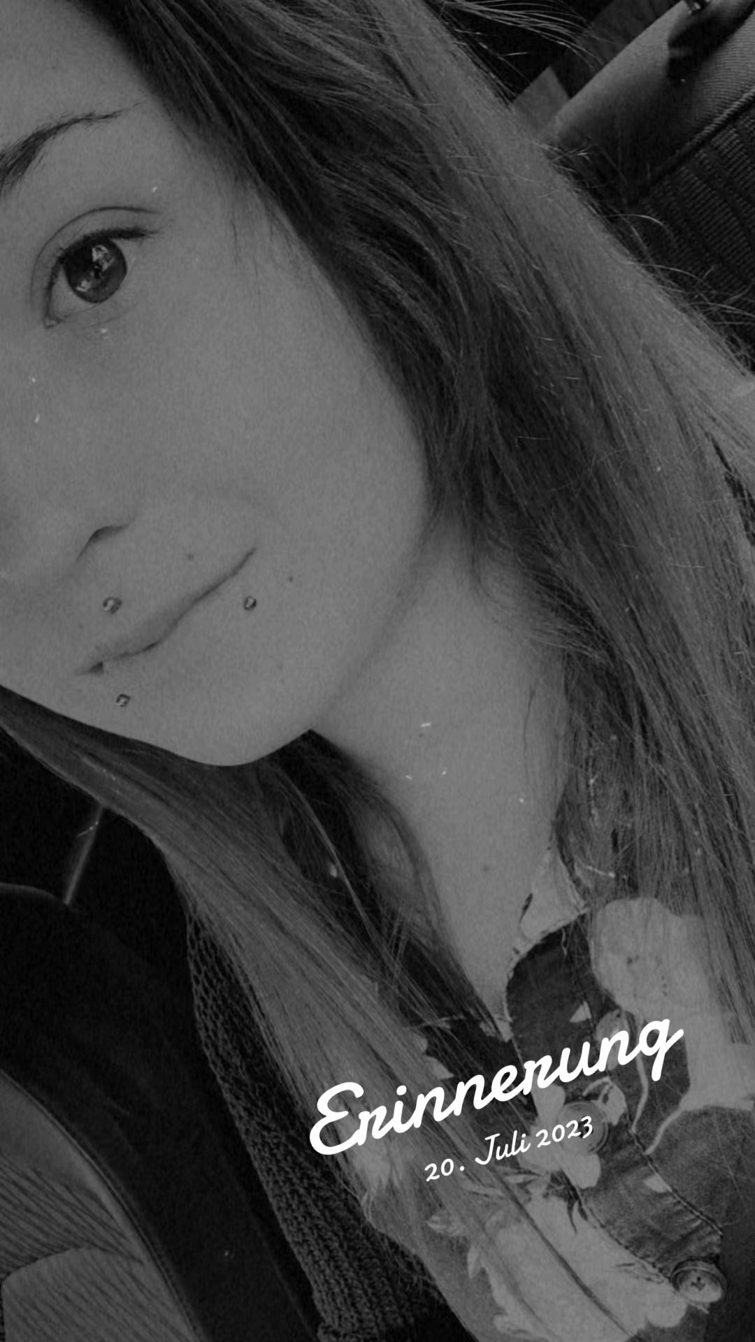 @ღ𝒞𝒽𝒶ℴ𝓈𝓆𝓊ℯℯ𝓃ღ