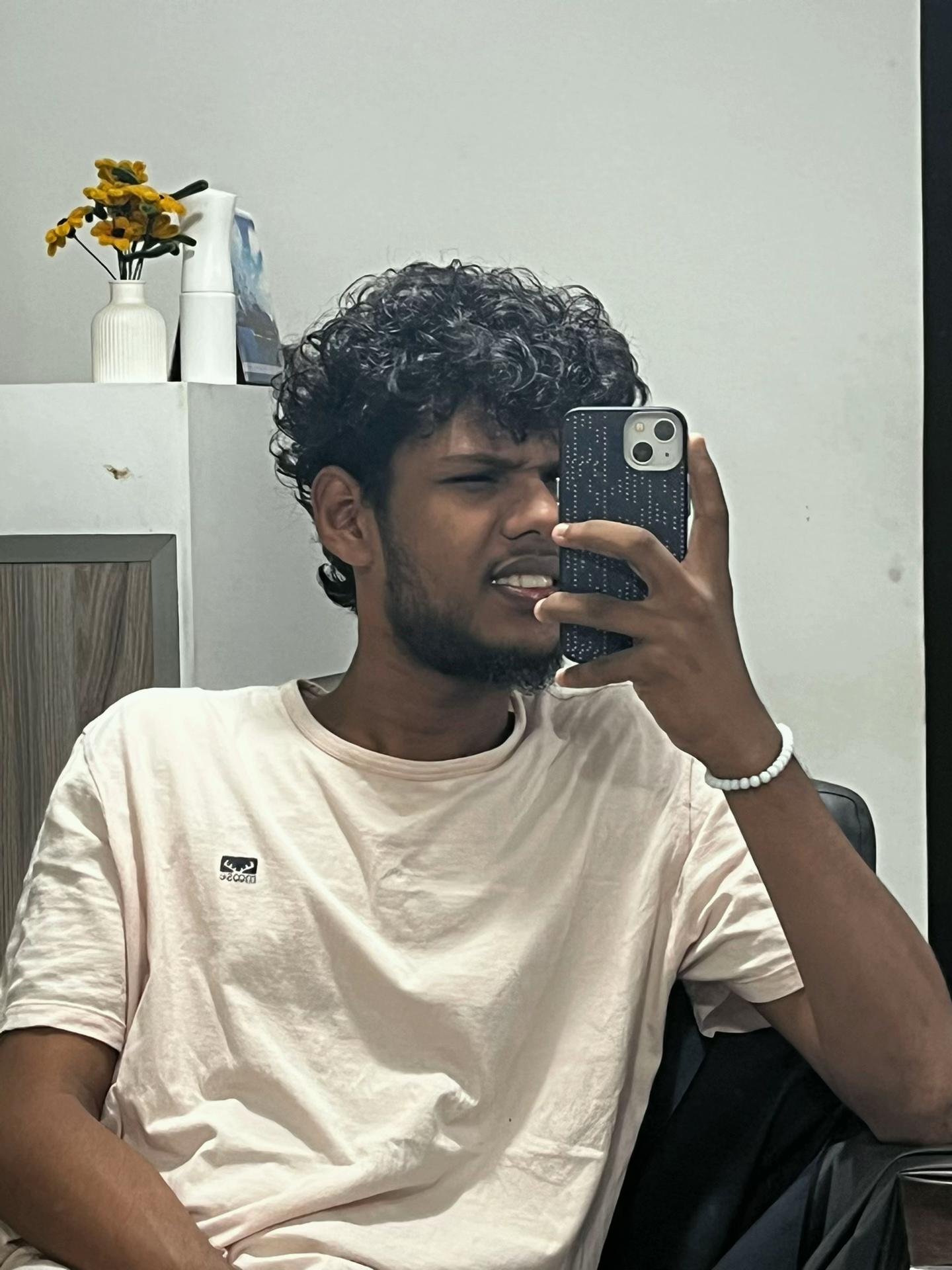 @عزيز امان🧃