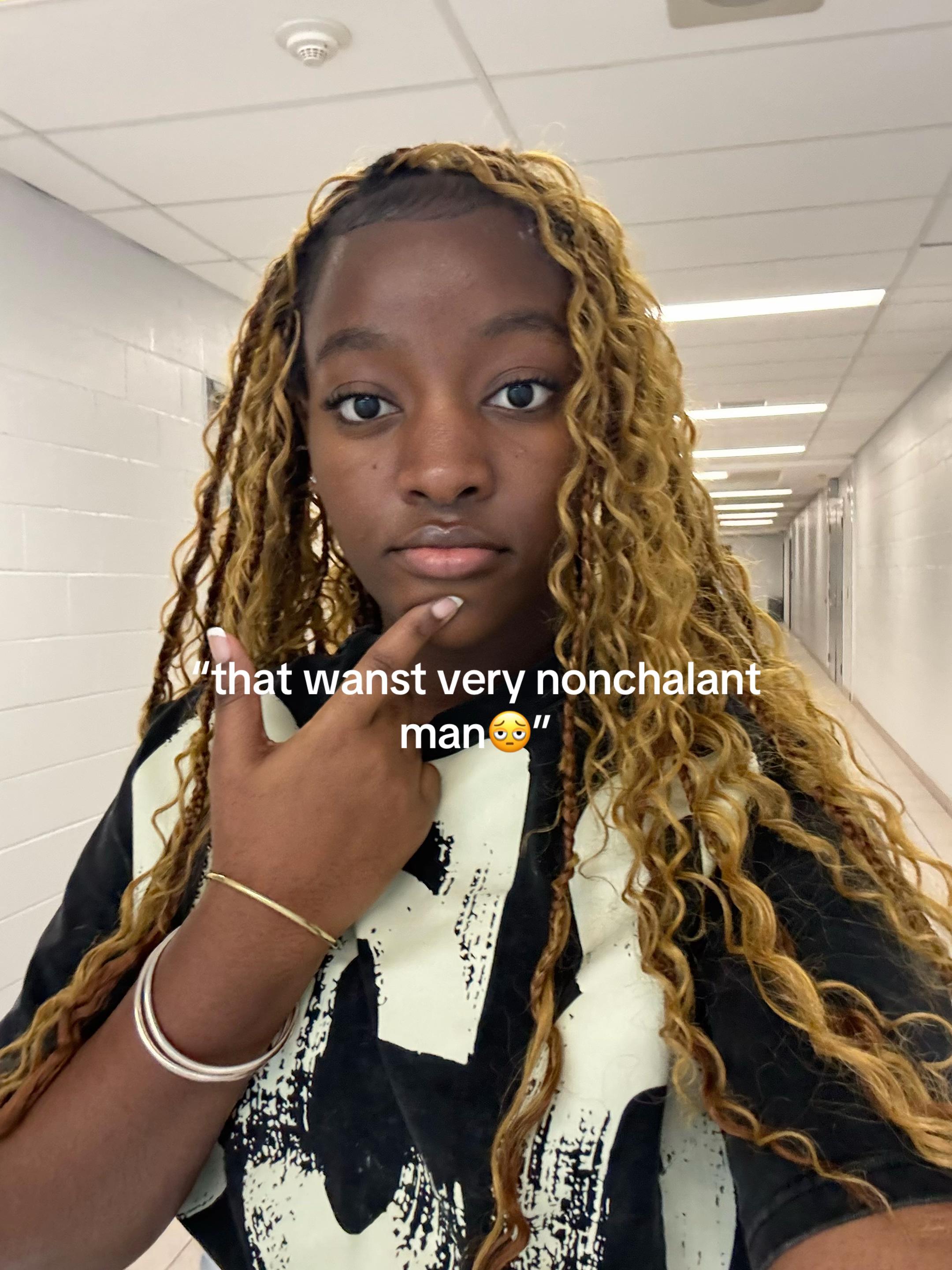 @𝒞𝒶𝓇𝓁𝑒𝑒𝑒𝓃😝
