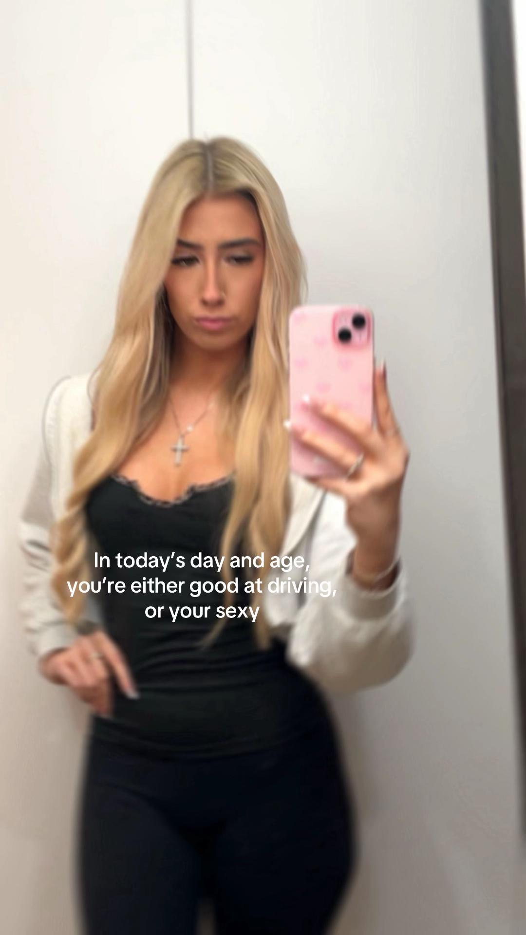 @oliviaannxx