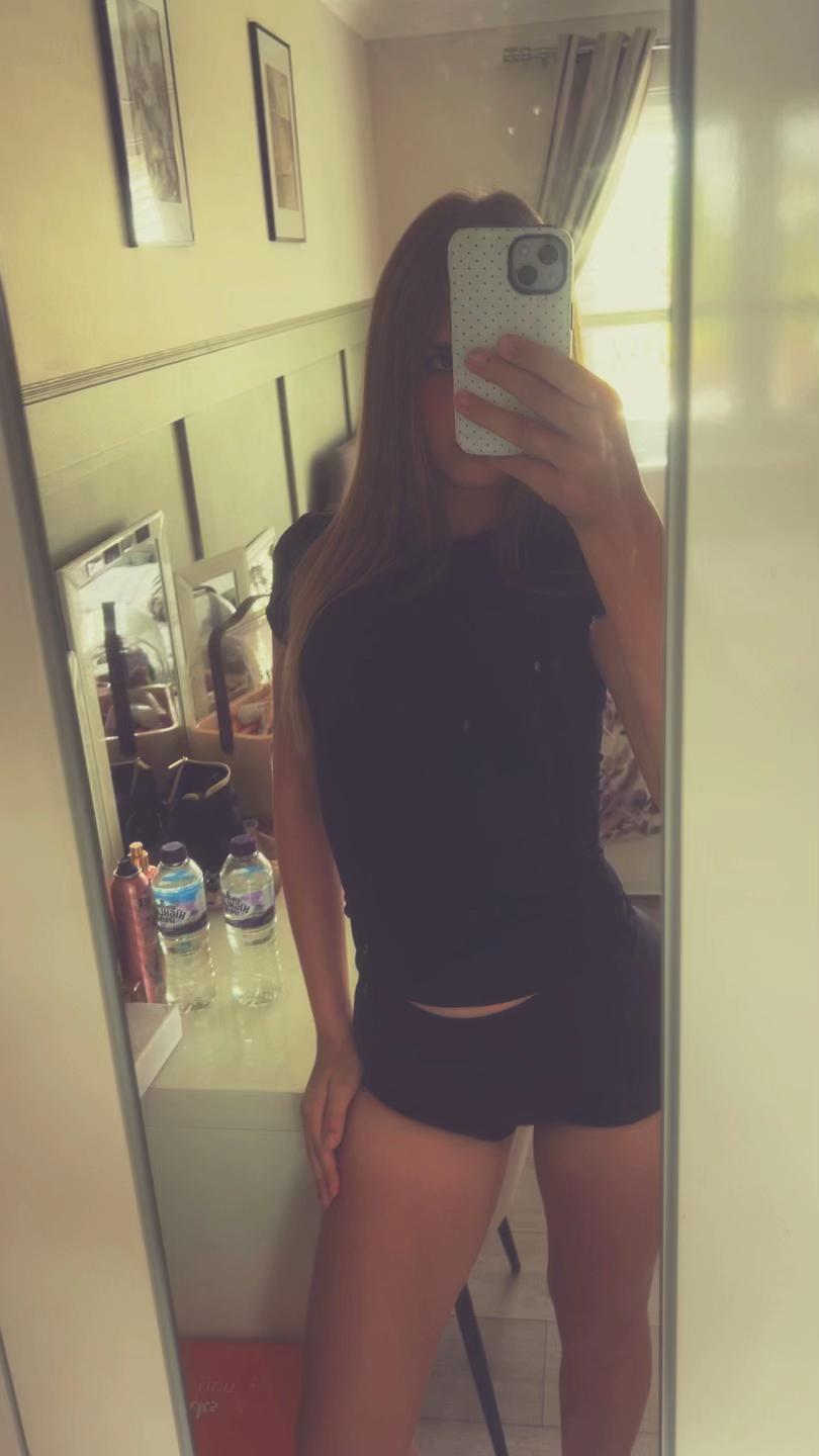 @𝐂.𝐆.𝐁🍒