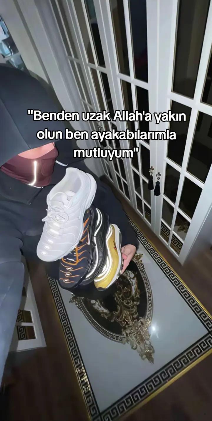 @Hawking🧟♂️