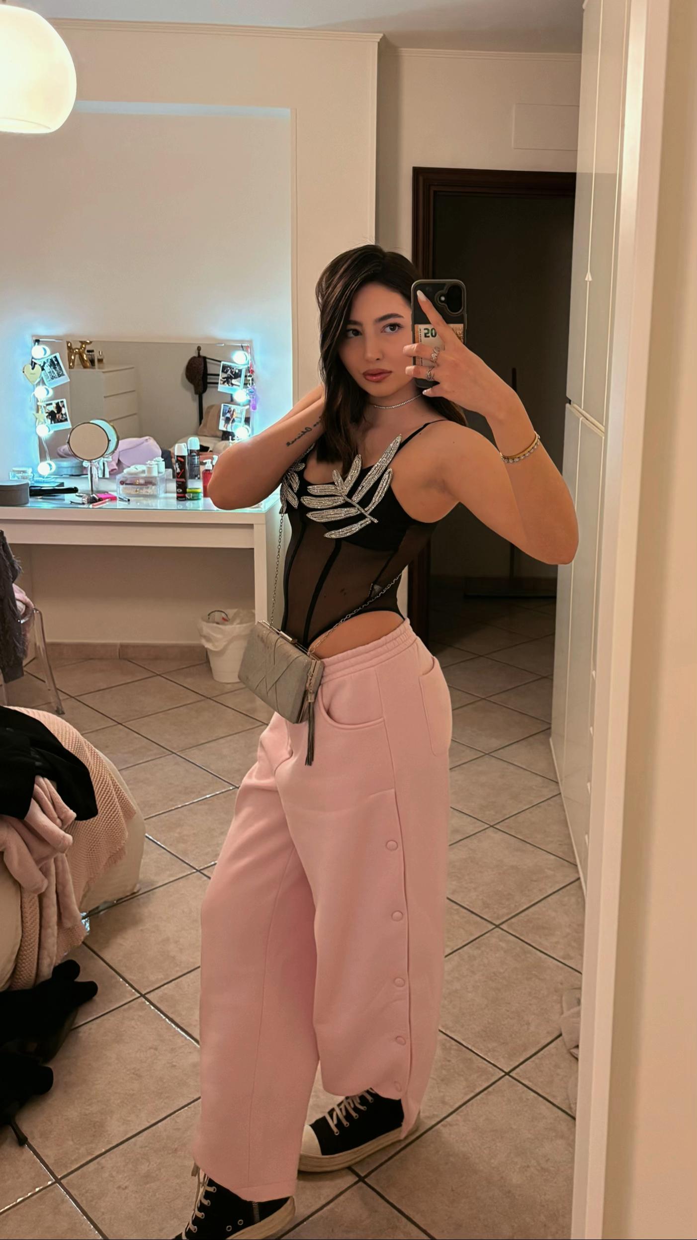 @𝐈𝐬𝐚