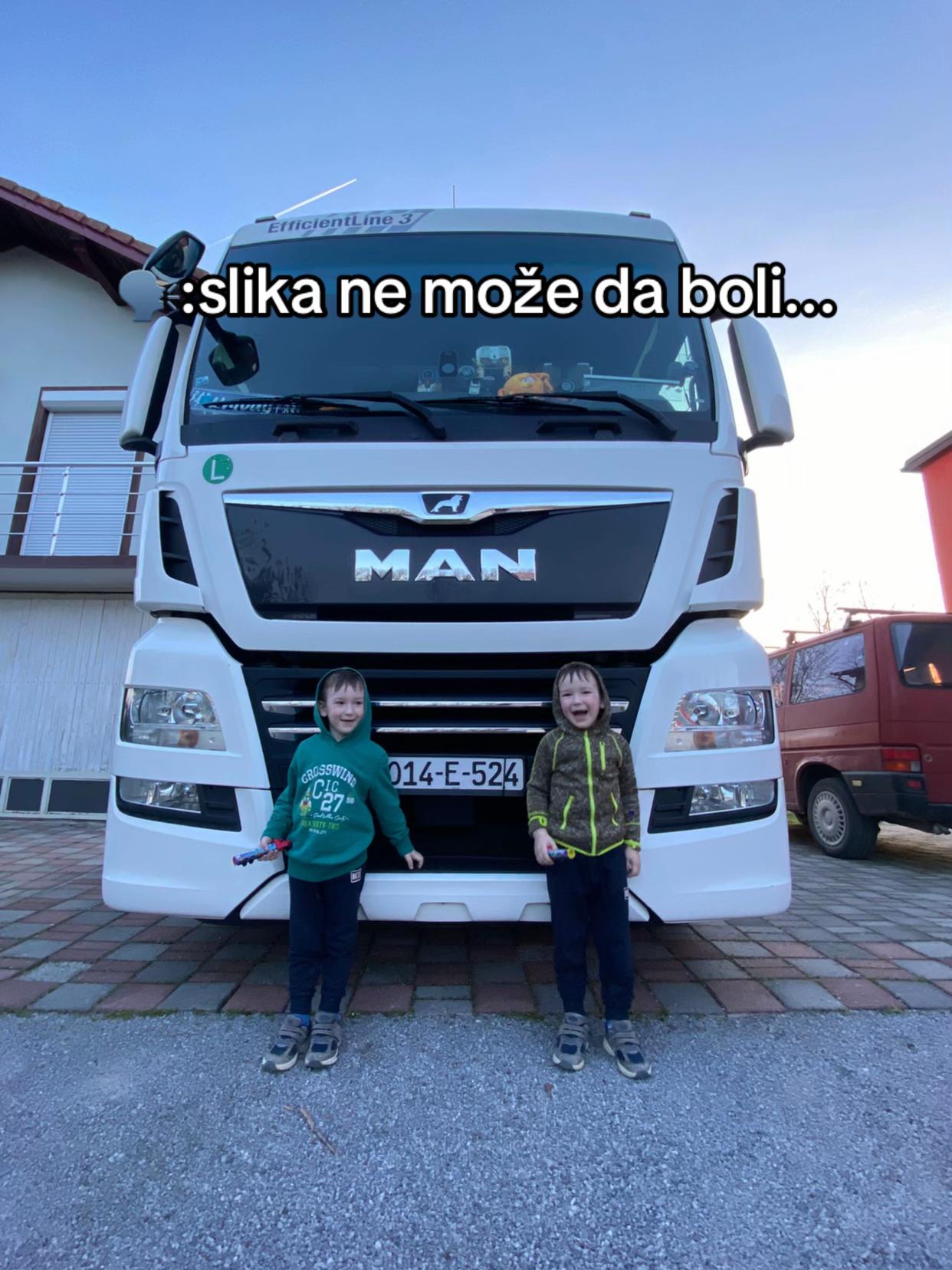 @🚛