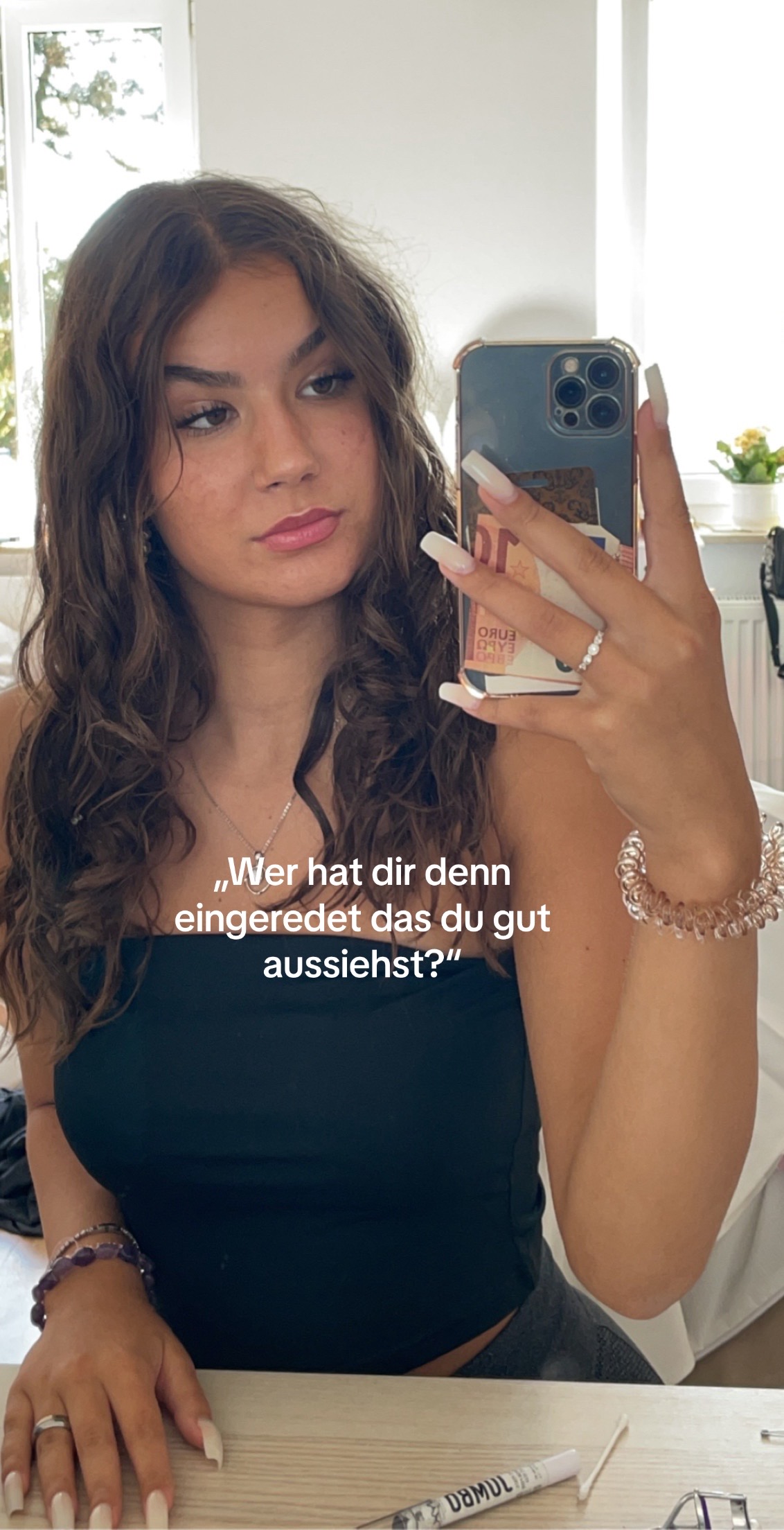 @&Auml;nnii 🍇