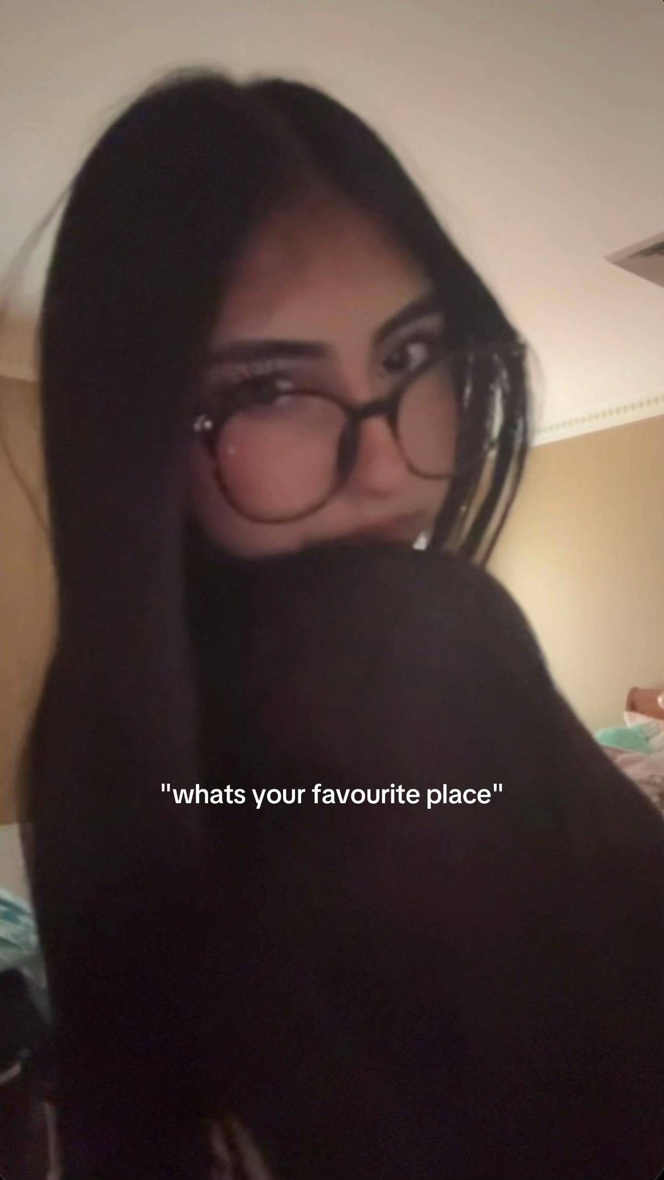 @𝐑