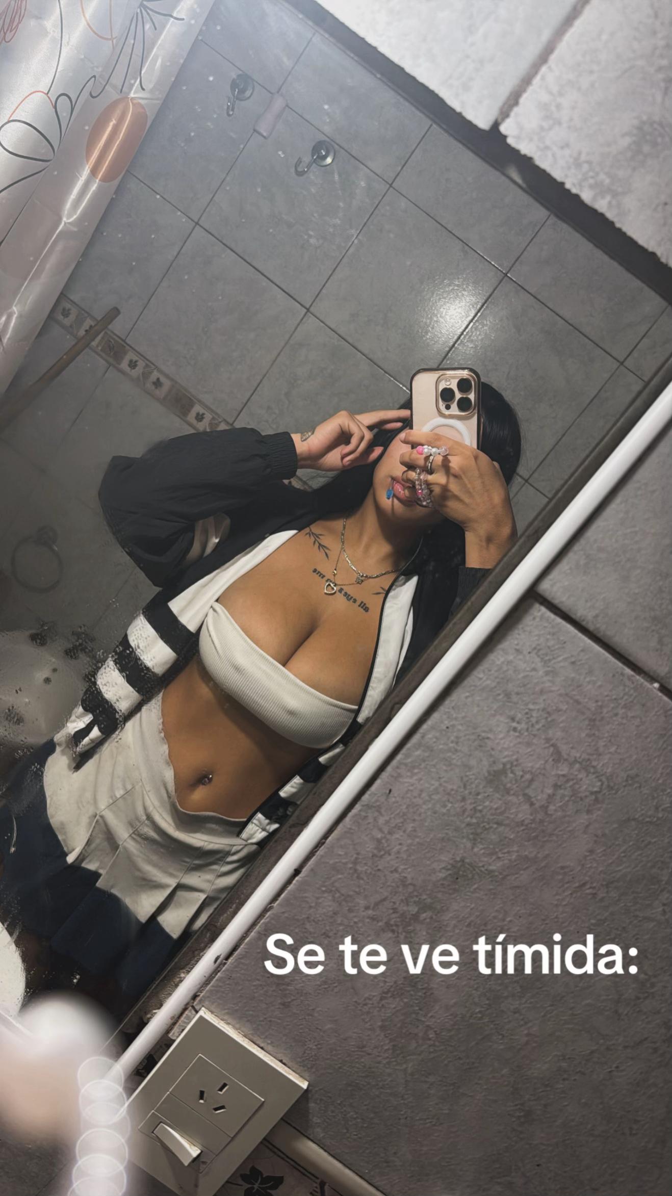 @Anaahii1