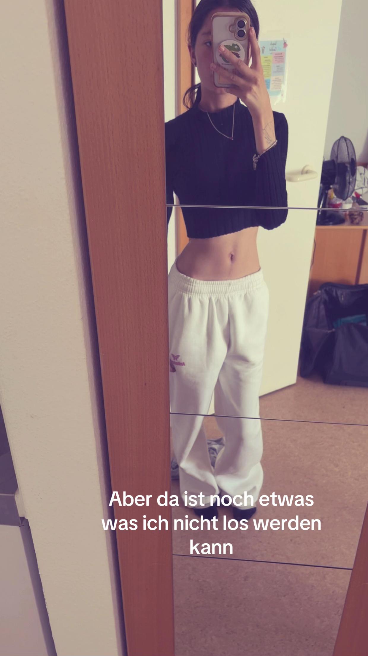 @𝐄𝐦𝐦𝐲