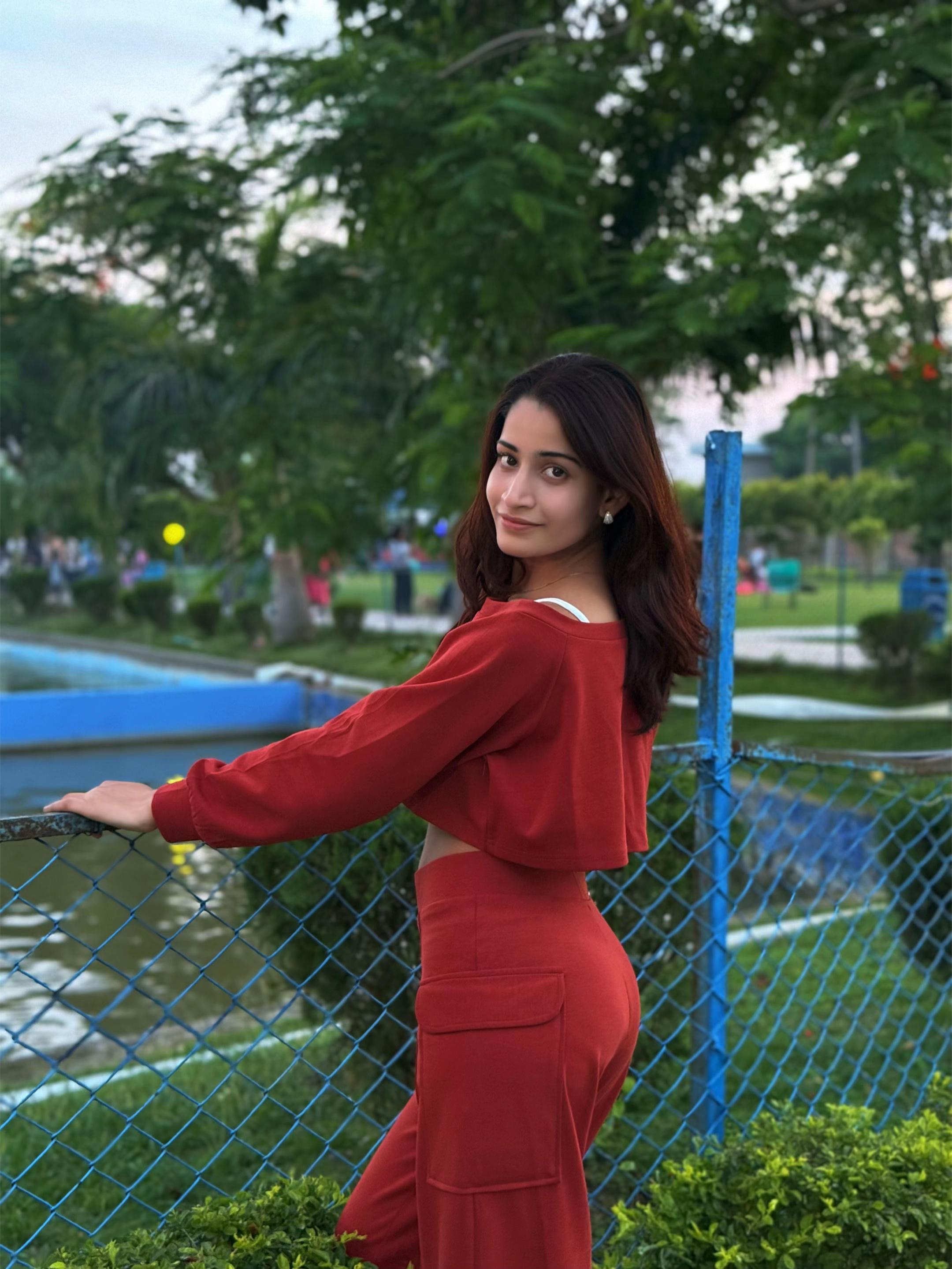 @Miss Neha ⭐🖤⭐