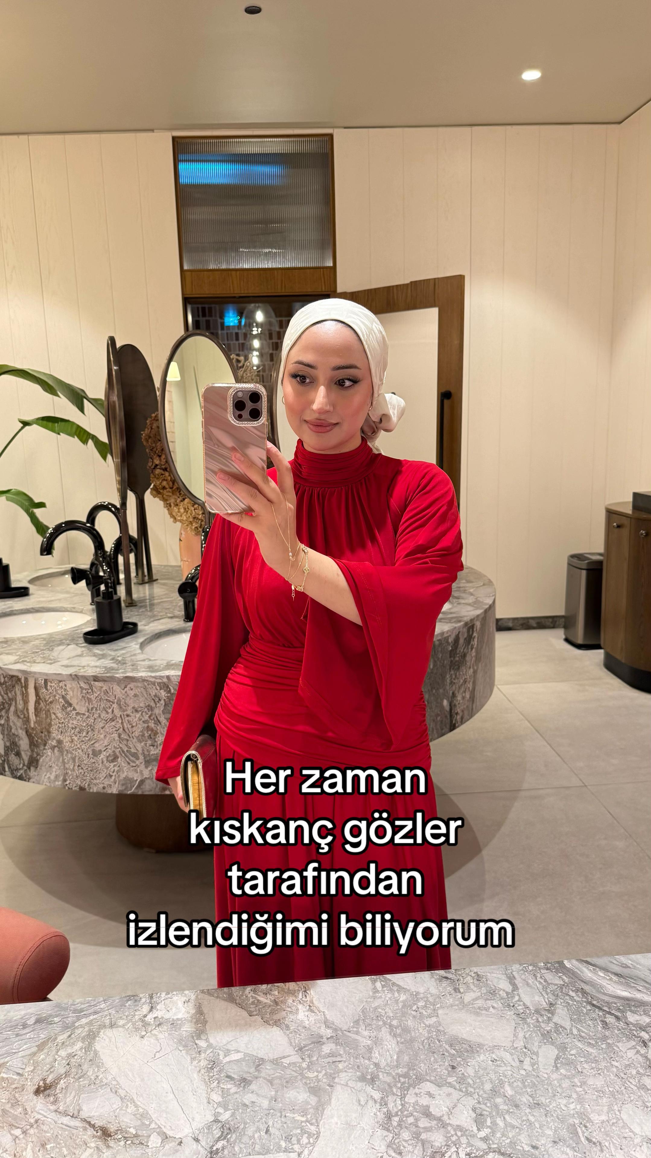 @Cansu