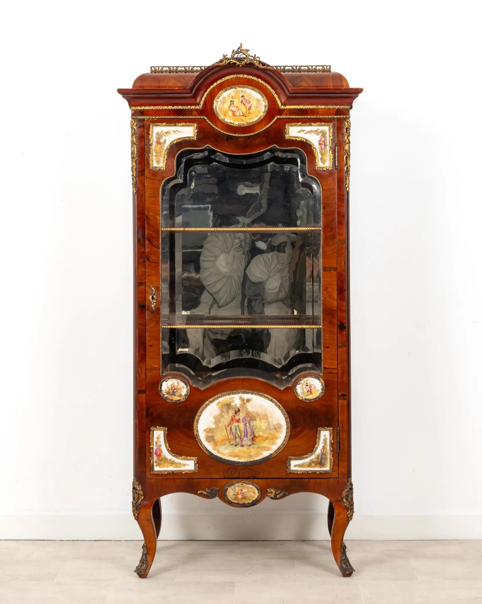 @Hawkins Antiques