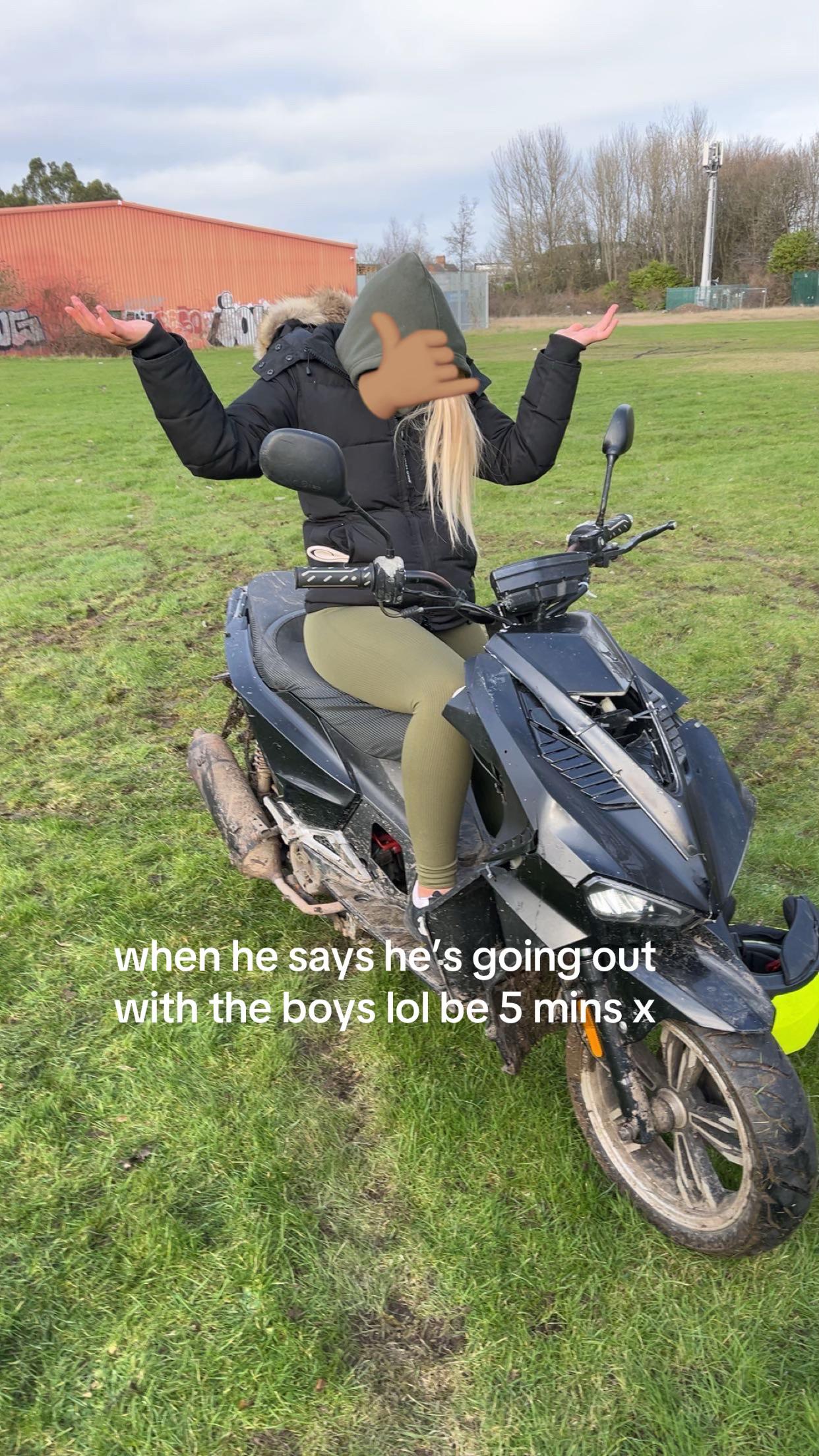 @ℰ