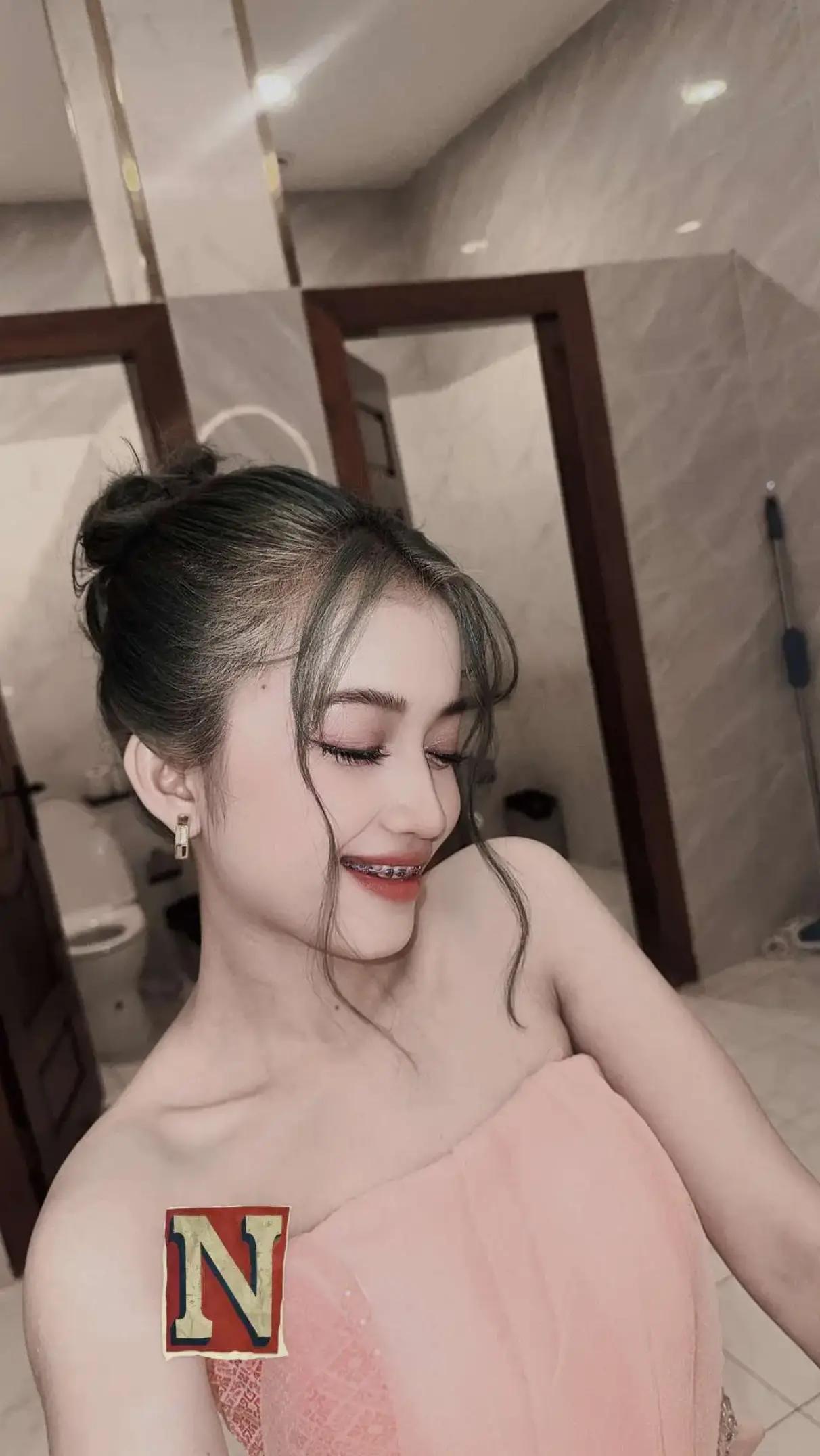 @Bee๐ค